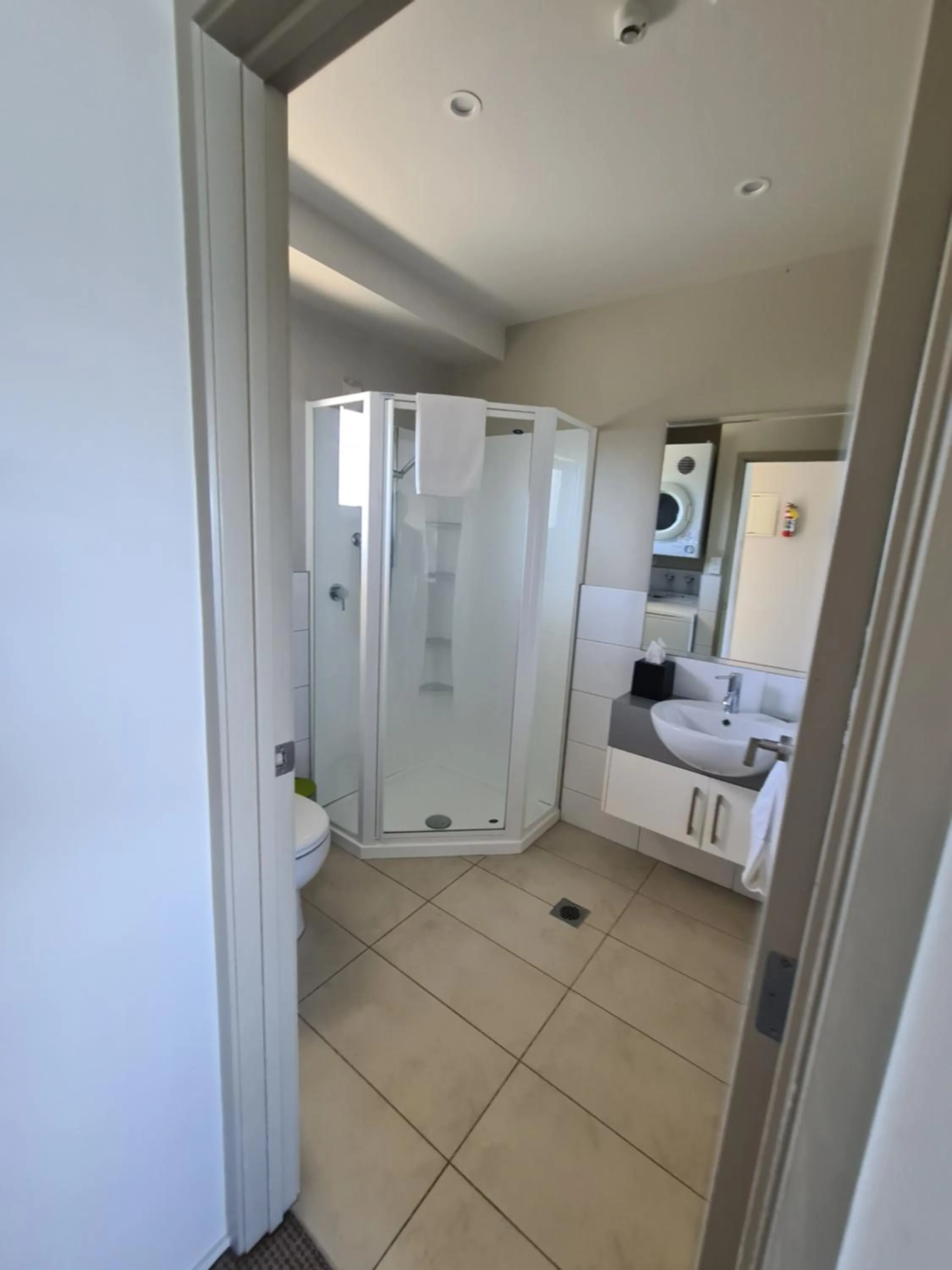 Bathroom, Bed in Te Kaha Beach Hotel