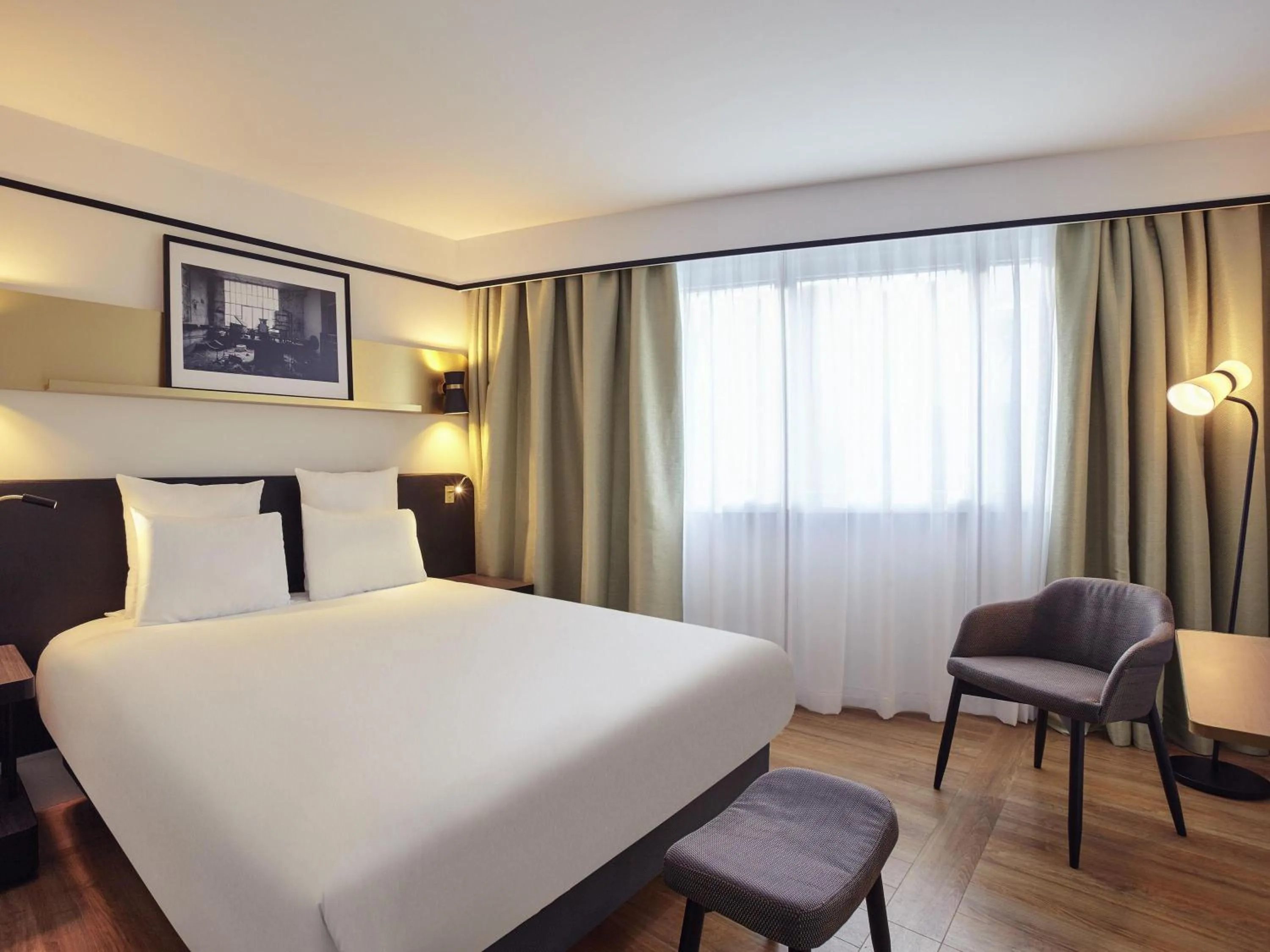 Bedroom, Bed in Mercure Paris Saint-Ouen