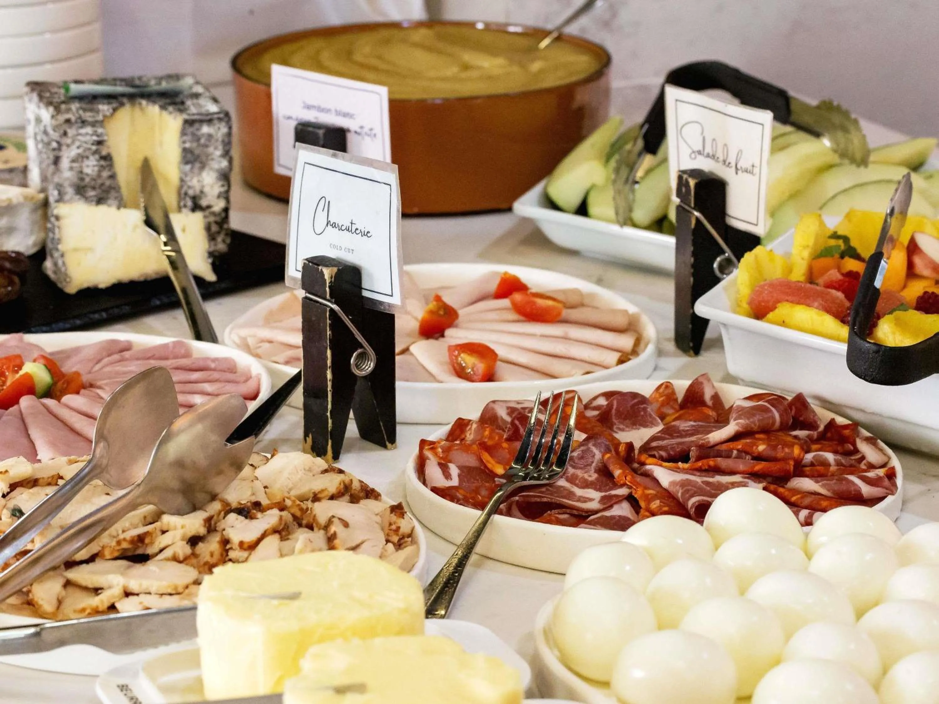 Breakfast in Mercure Paris Saint-Ouen