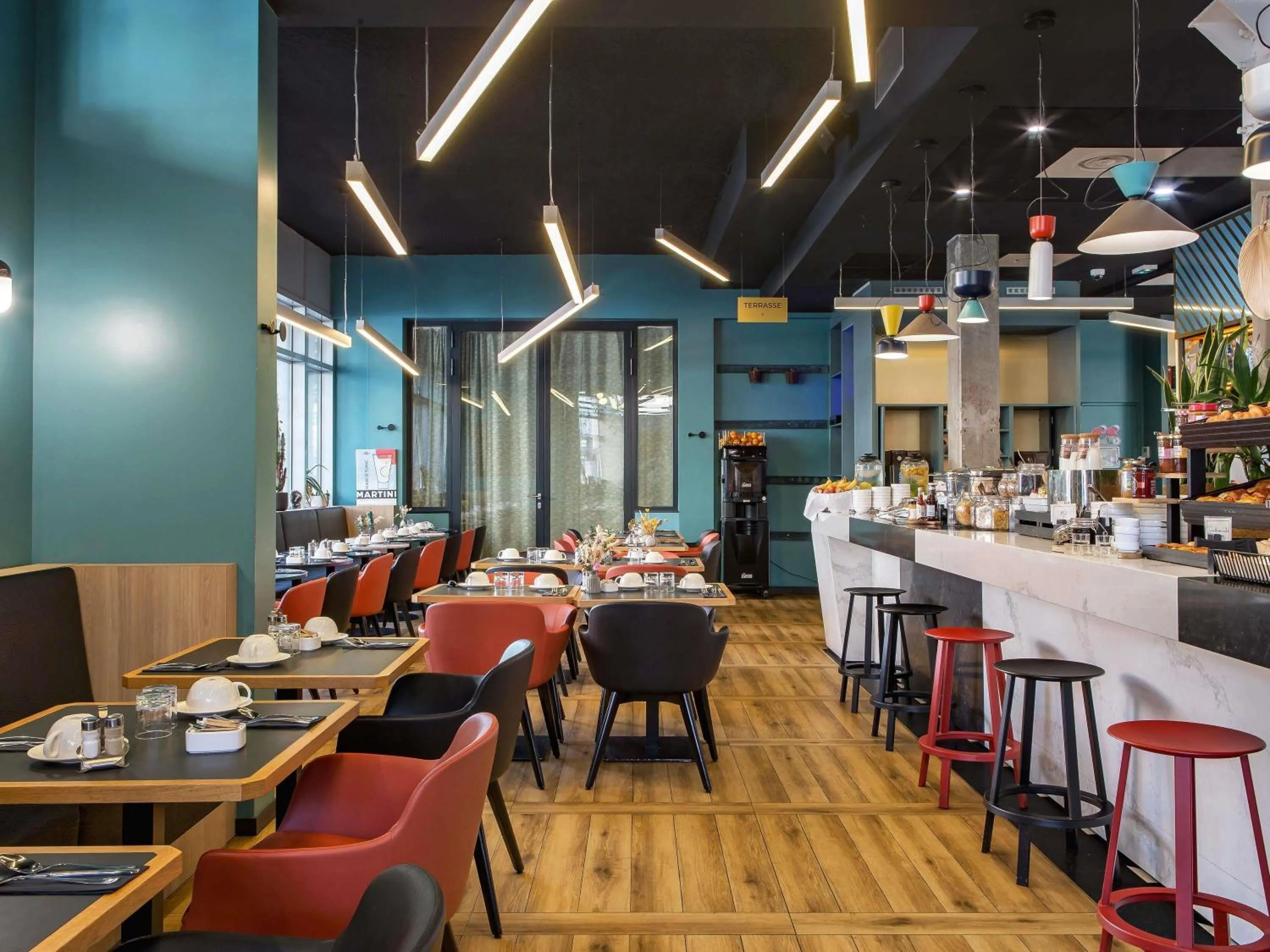 Restaurant/places to eat in Mercure Paris Saint-Ouen