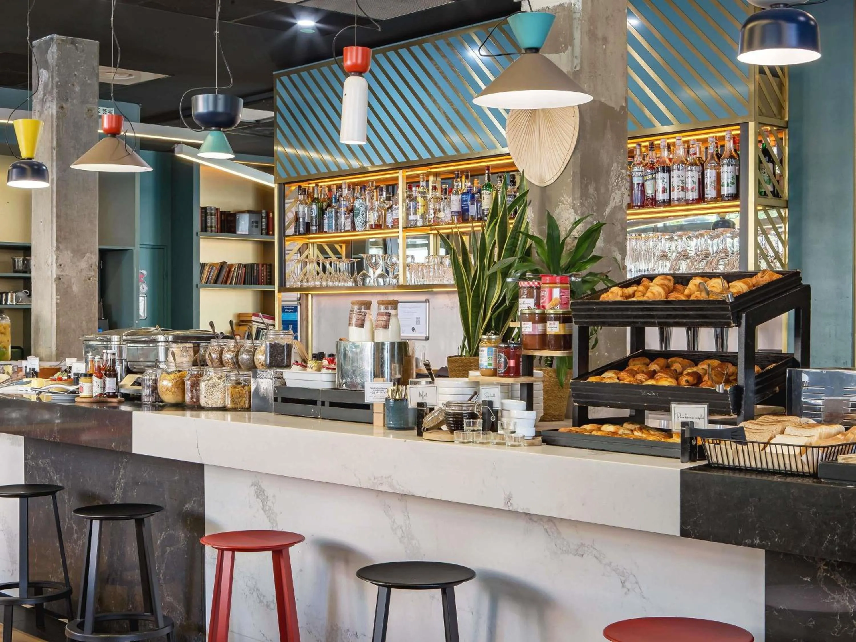 Property building in Mercure Paris Saint-Ouen