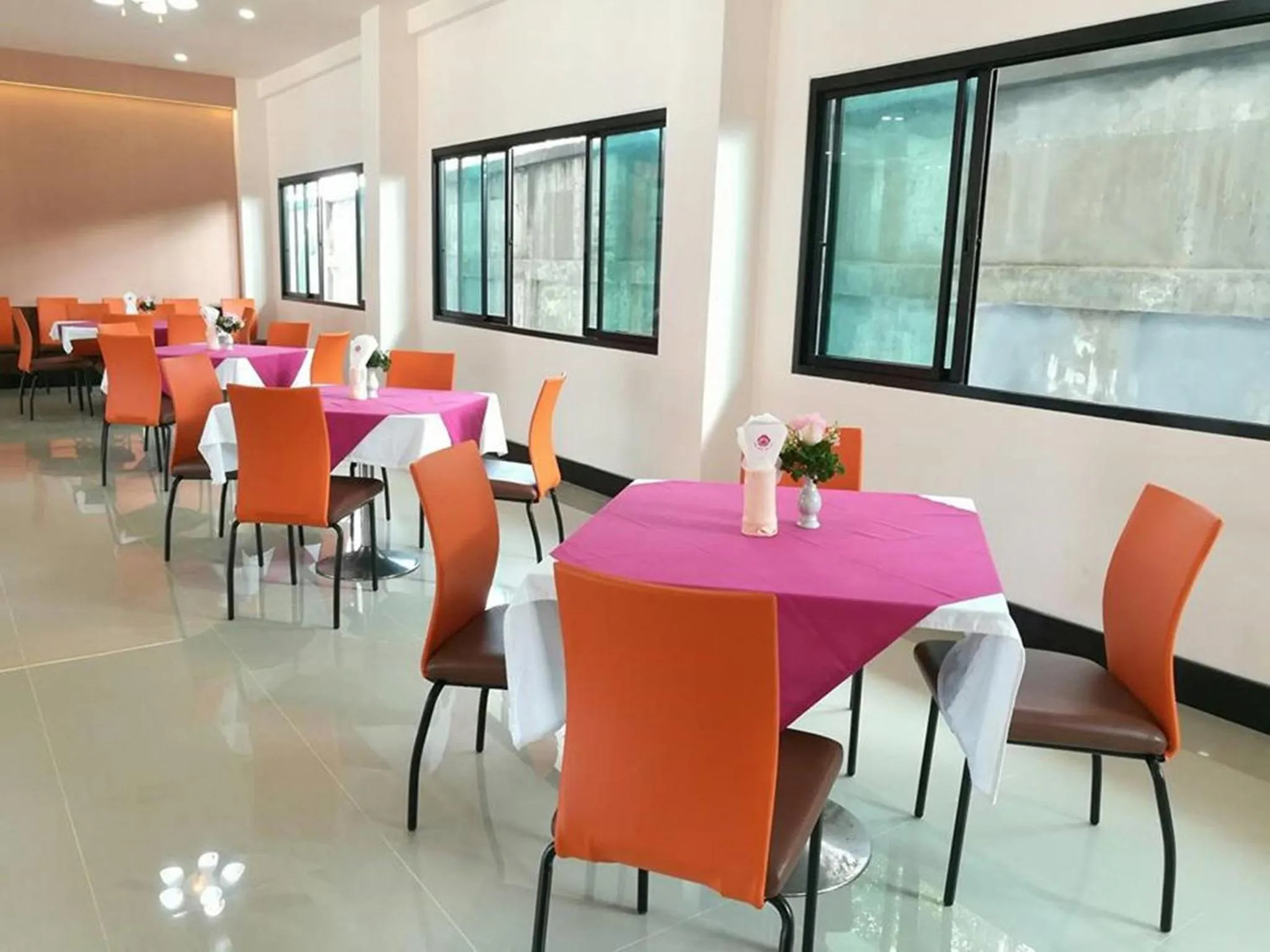 Area and facilities in Sakura Budget Hotel