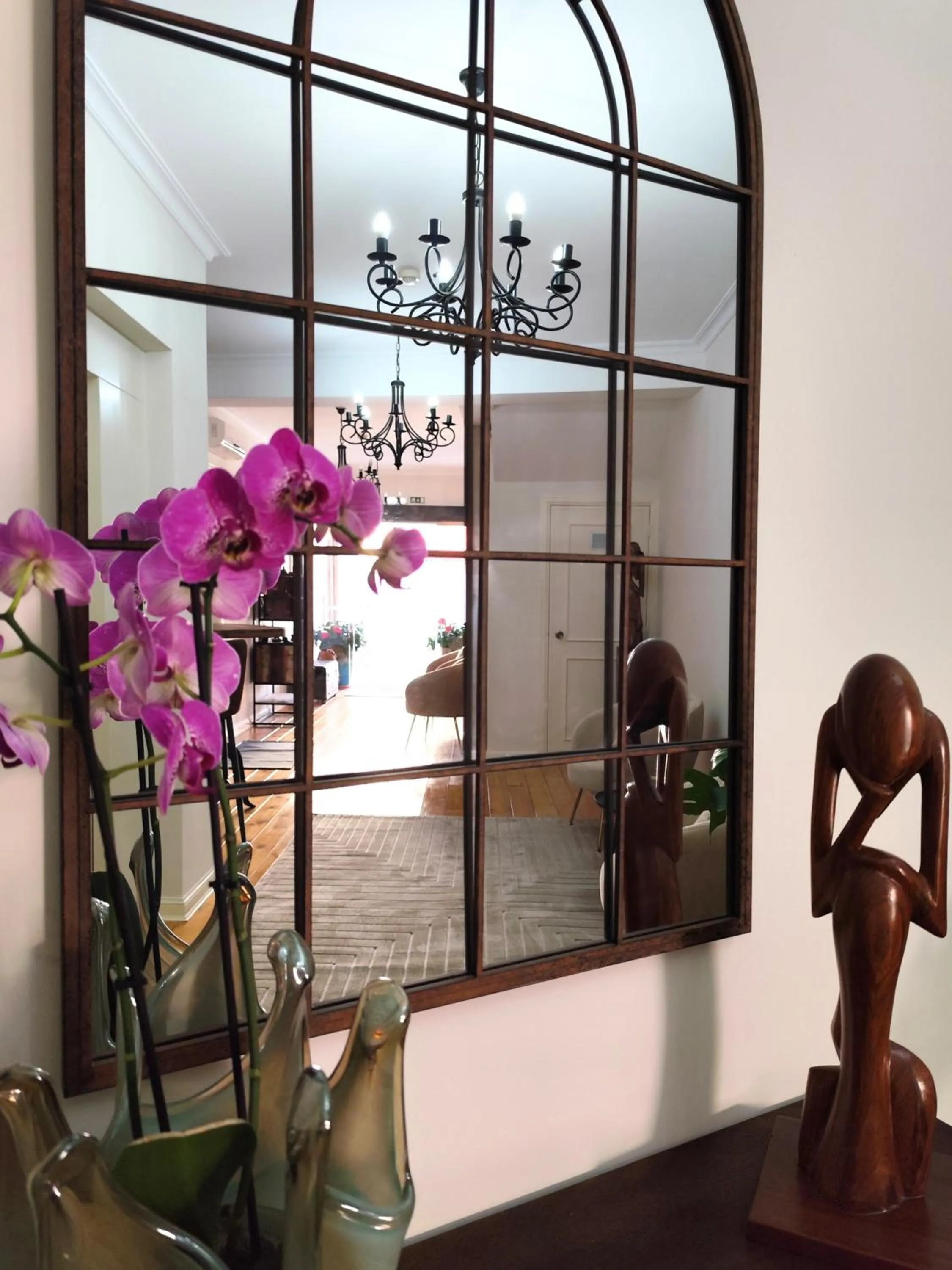 Decorative detail in Hotel Central