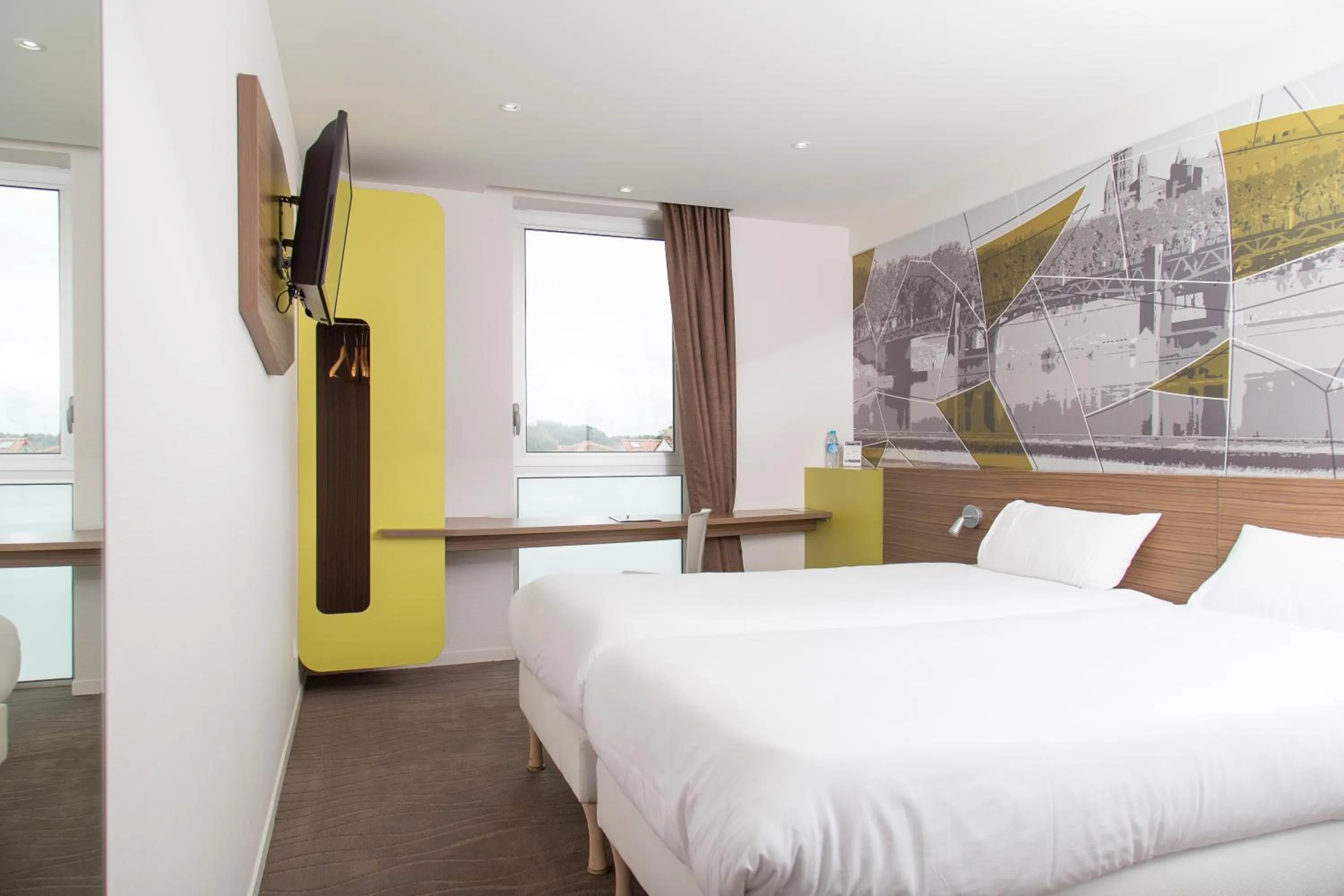 Bedroom, Bed in Brit Hotel Toulouse Colomiers – L’Esplanade