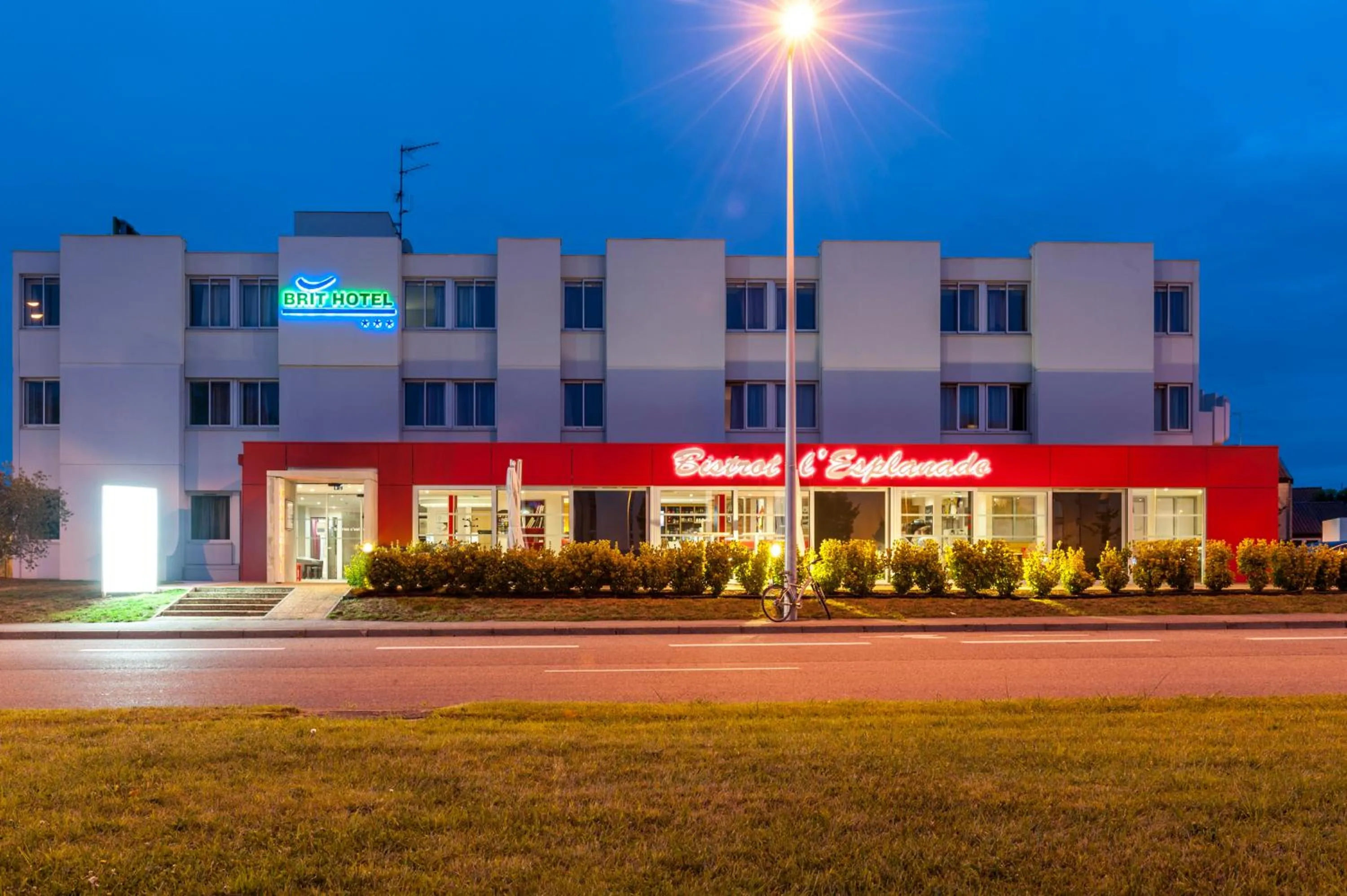 Property building in Brit Hotel Toulouse Colomiers – L’Esplanade