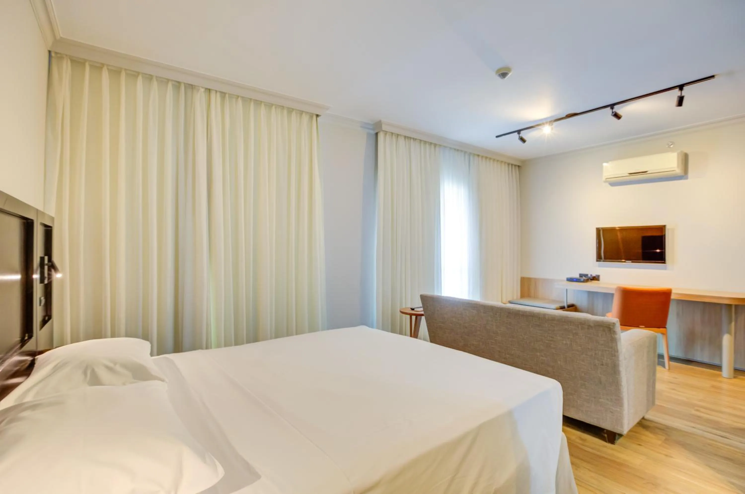 Bed in Transamerica Executive Perdizes