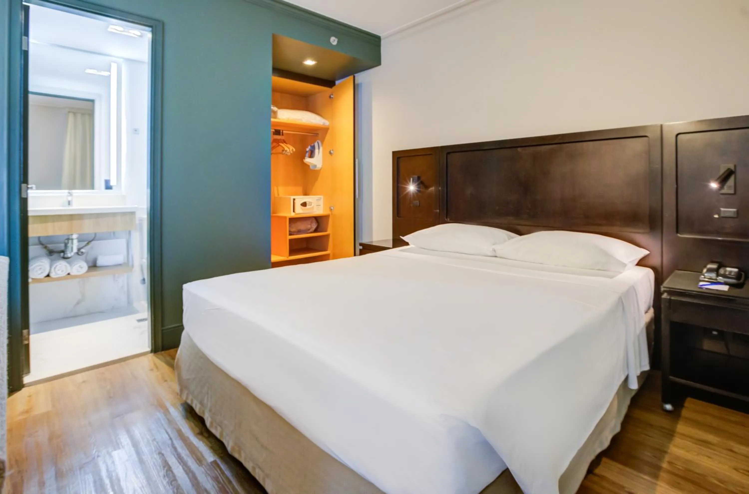 Bed in Transamerica Executive Perdizes