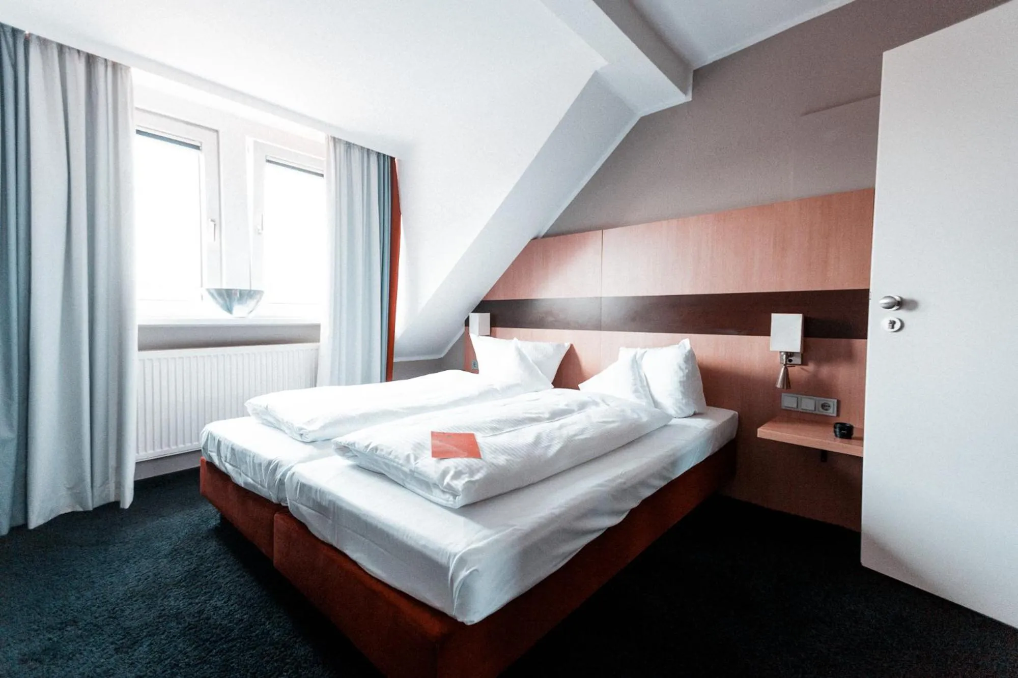 Bed in Hotel am Rothenbaum
