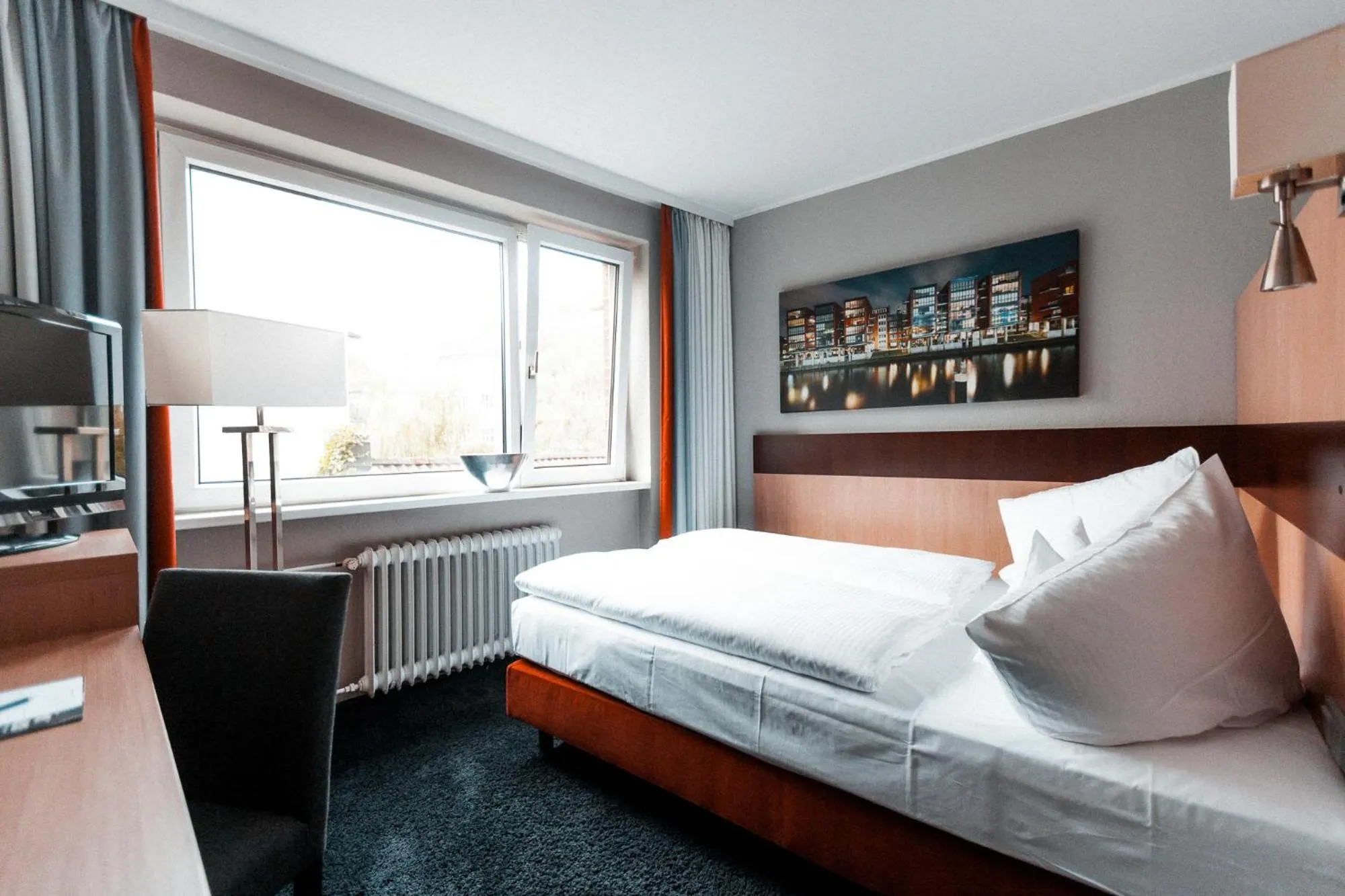 Bed in Hotel am Rothenbaum