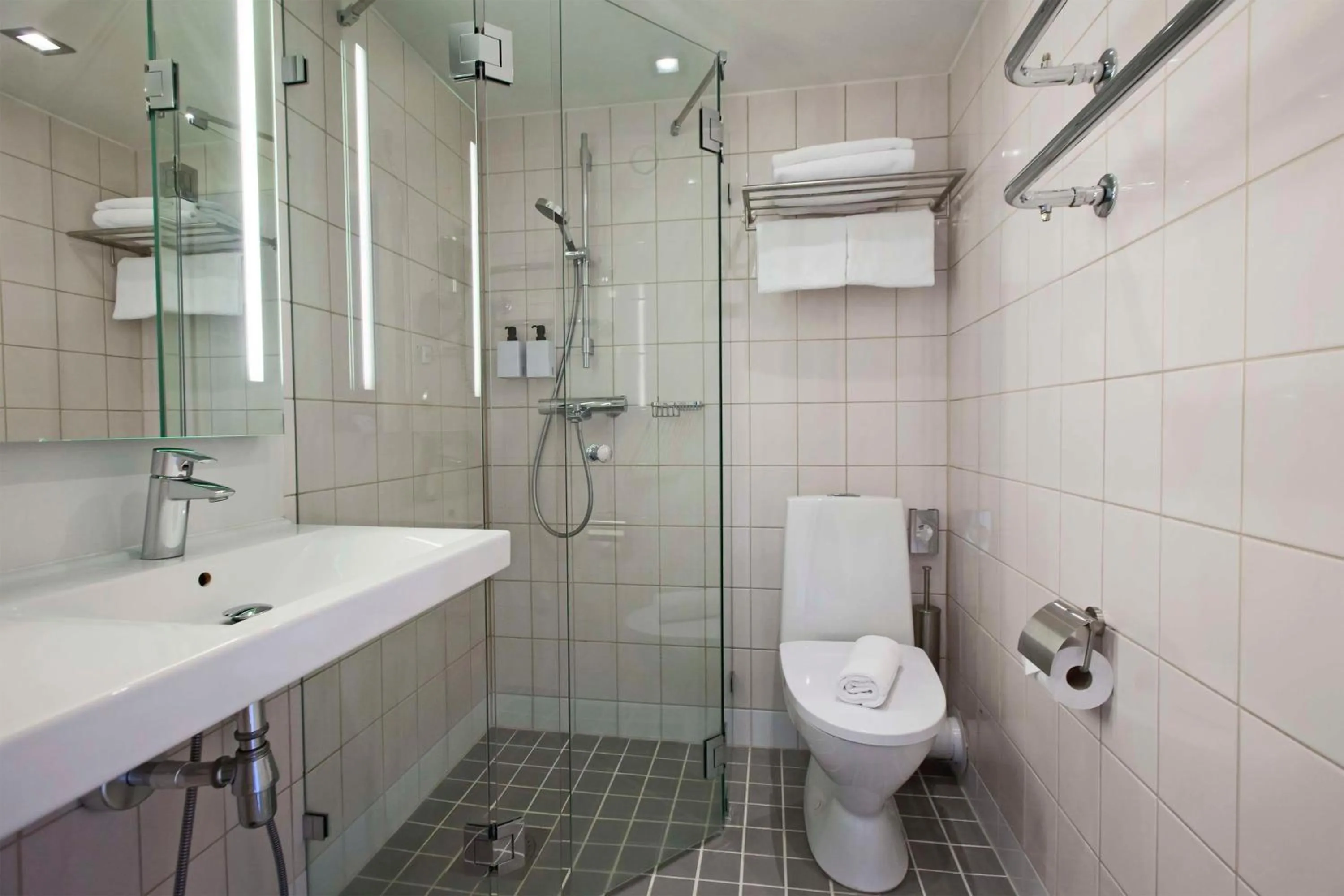 Bathroom in Scandic Pori