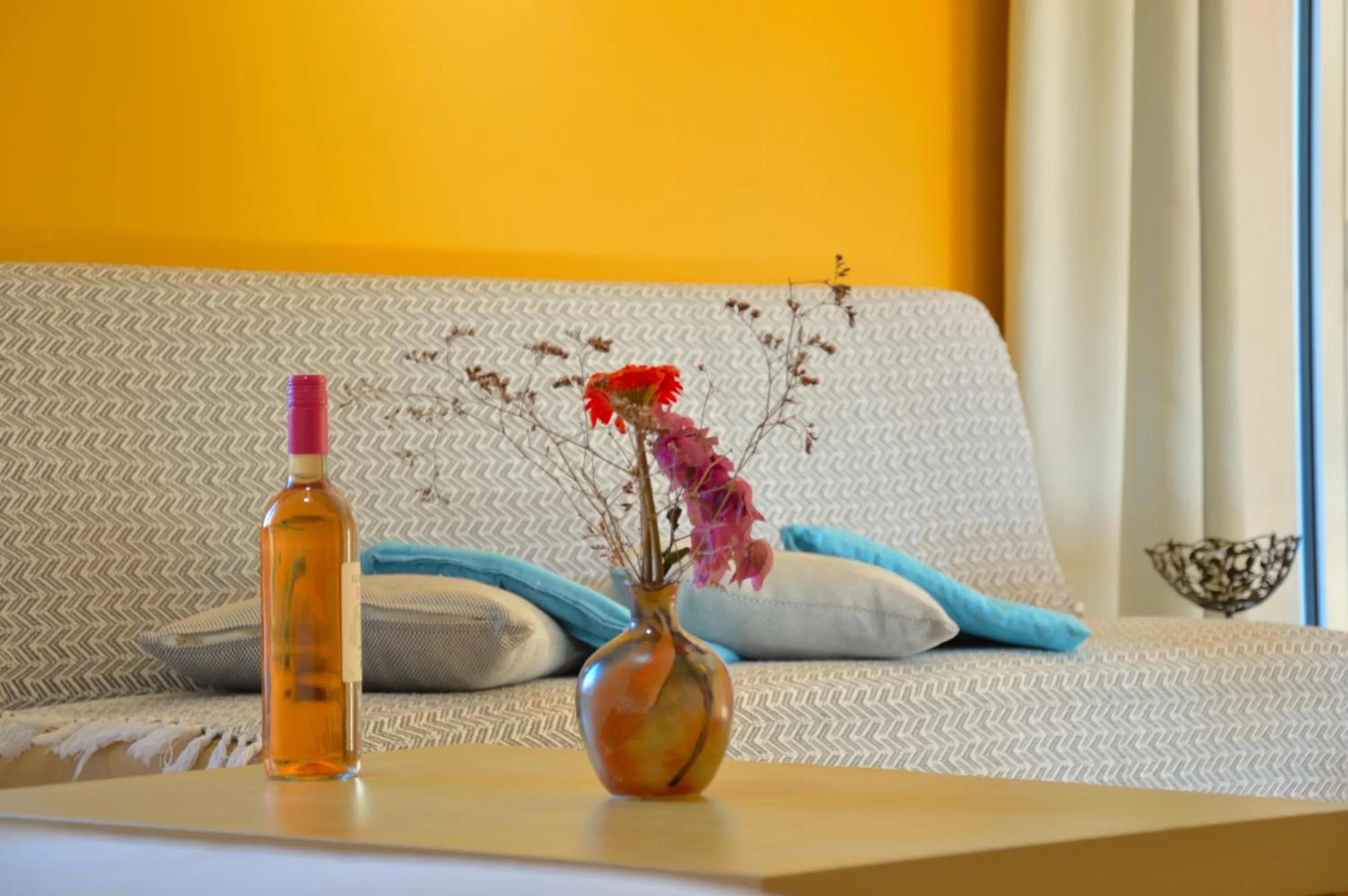 Living room, Bed in Villa Reverenza