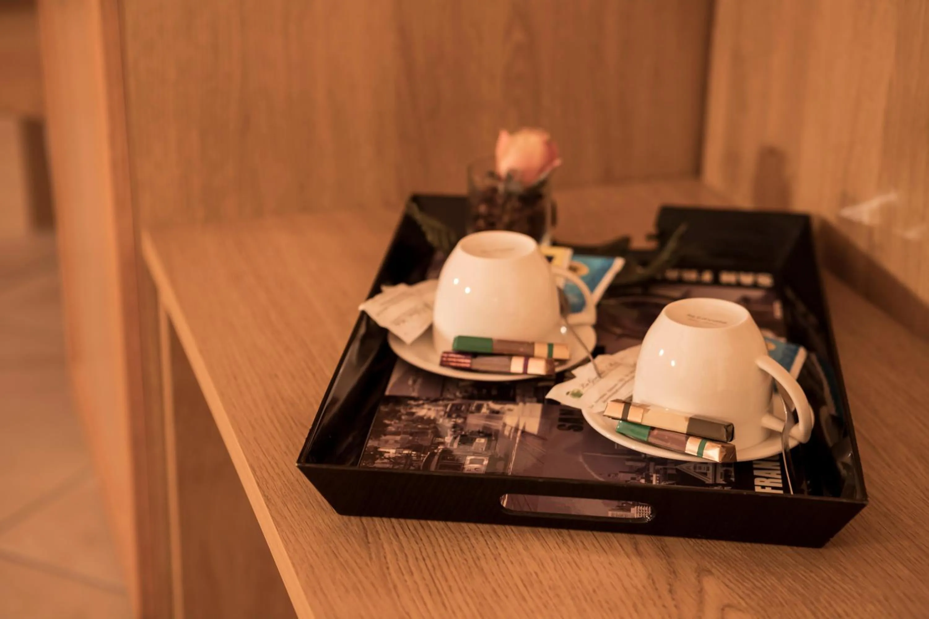 Coffee/tea facilities in Manhattan Village Hotel