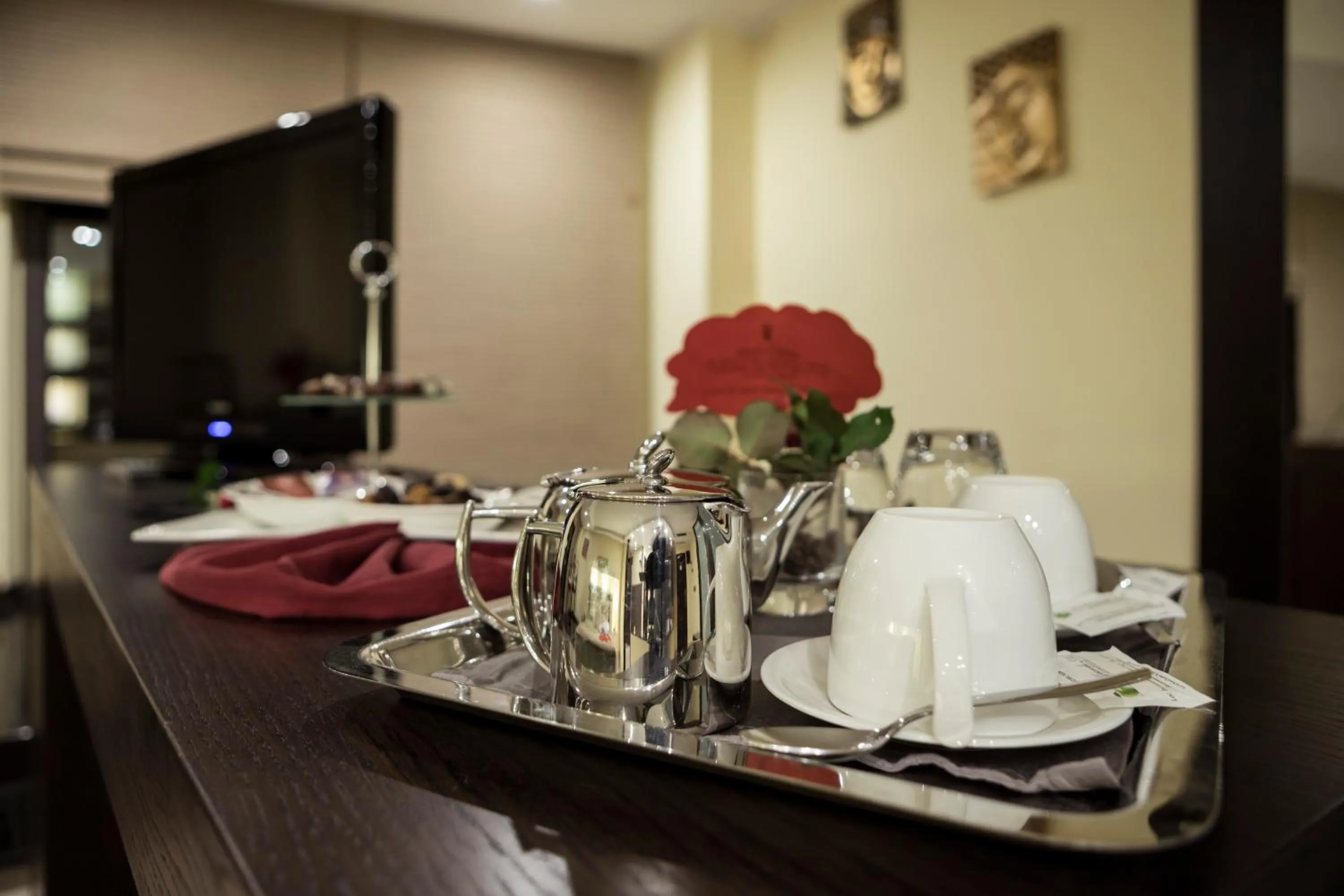 Food and drinks in Manhattan Village Hotel