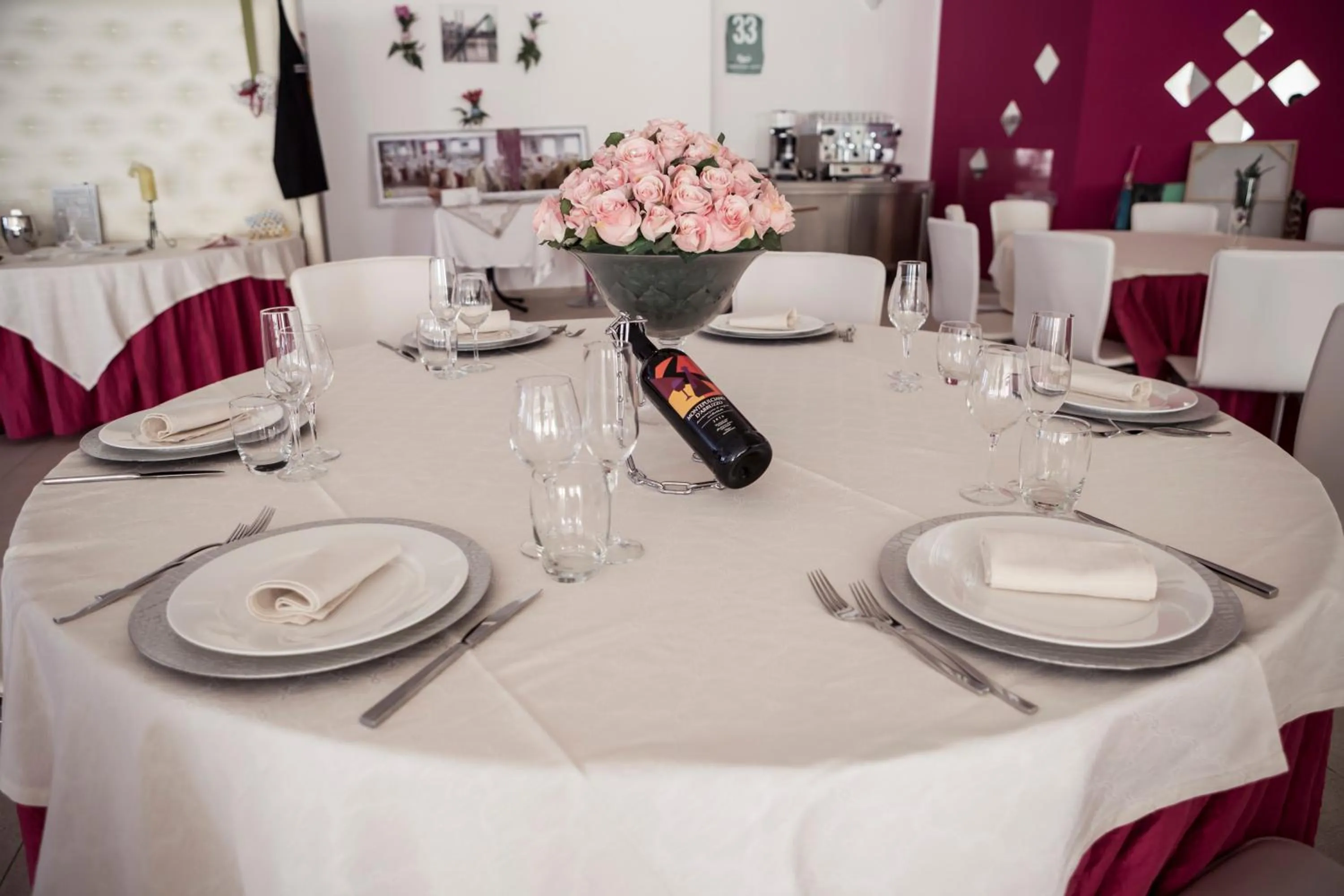 Restaurant/places to eat in Manhattan Village Hotel