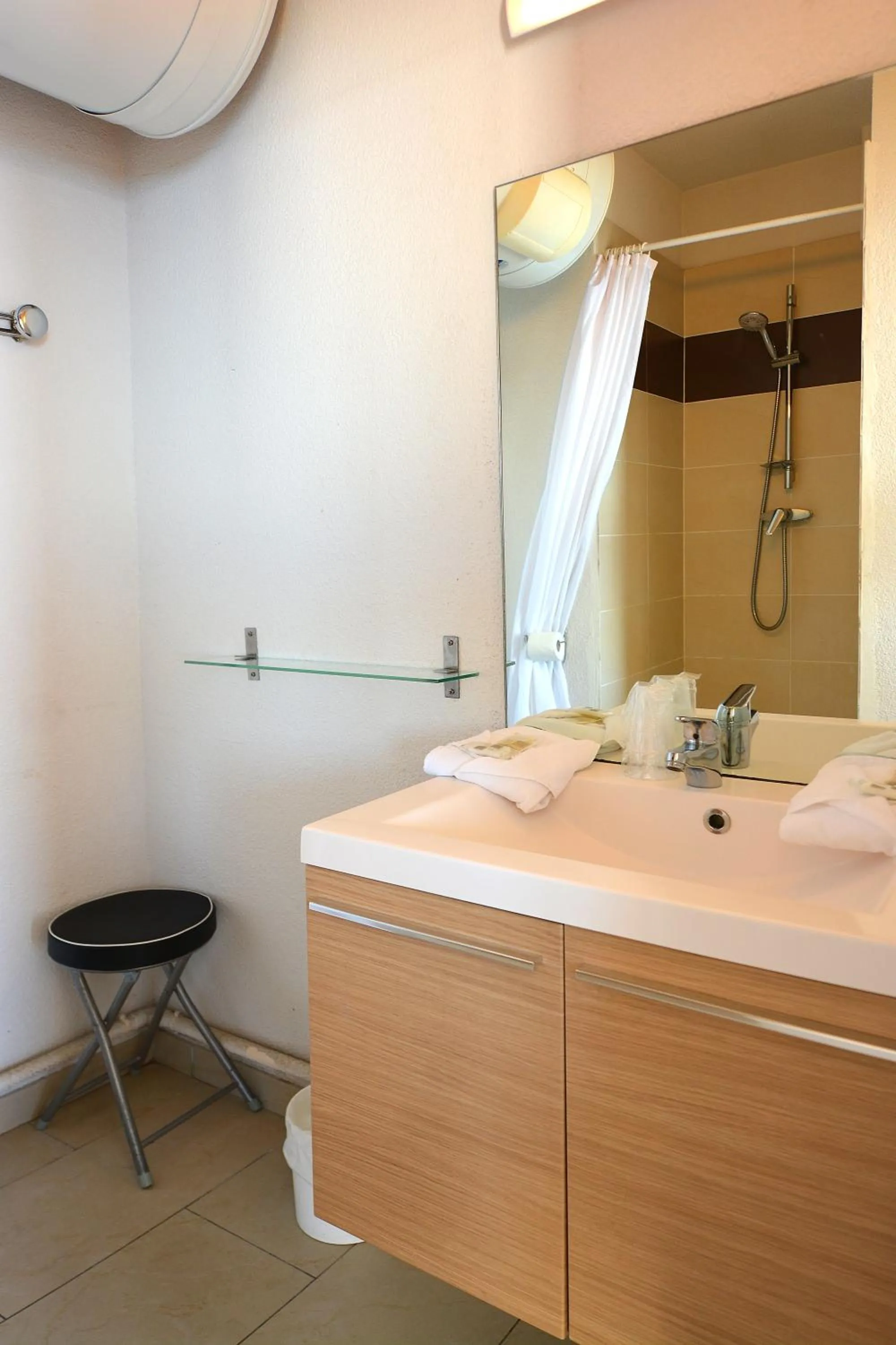 Shower in Résidence Les Calanques