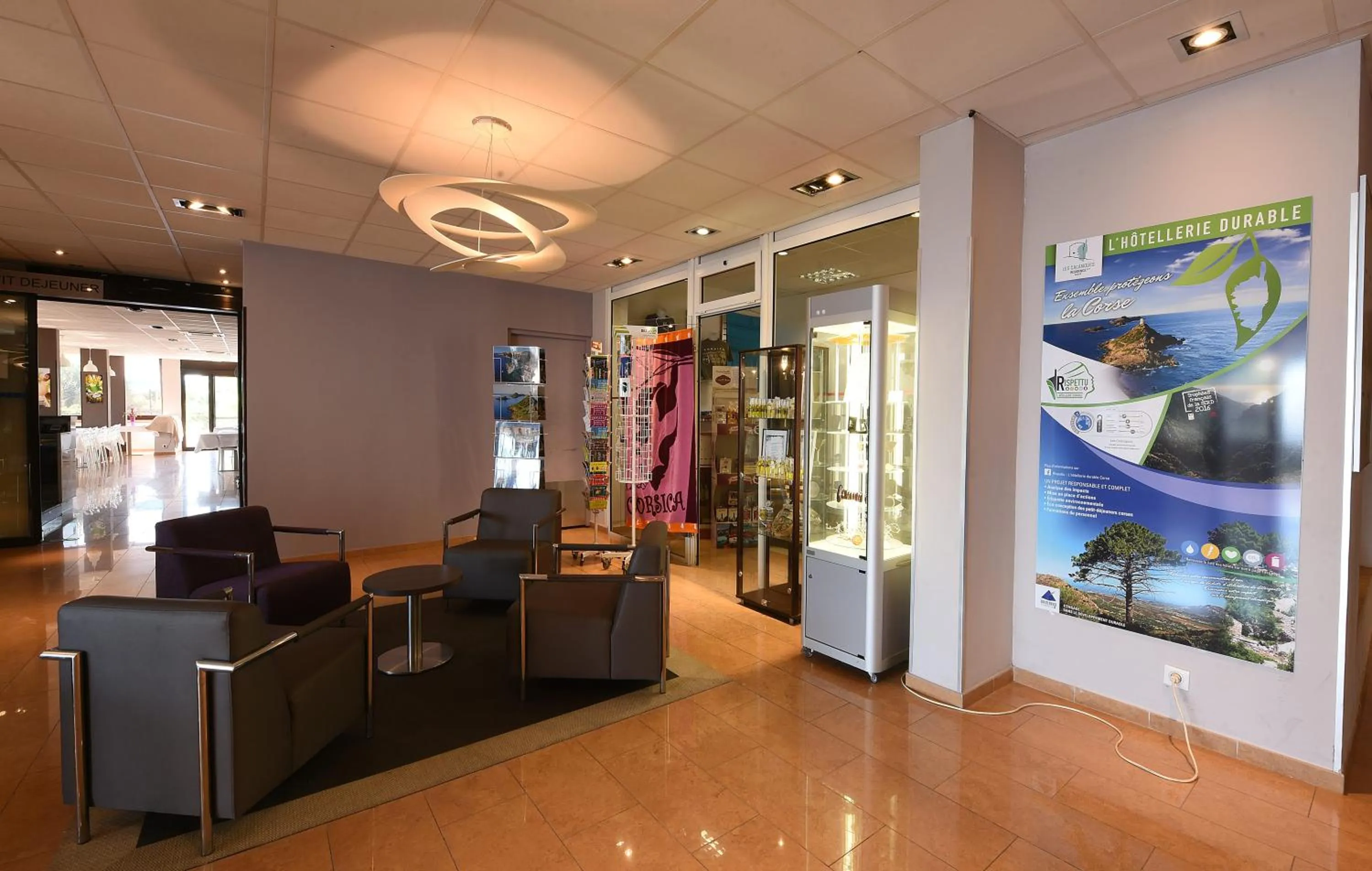 On-site shops in Résidence Les Calanques