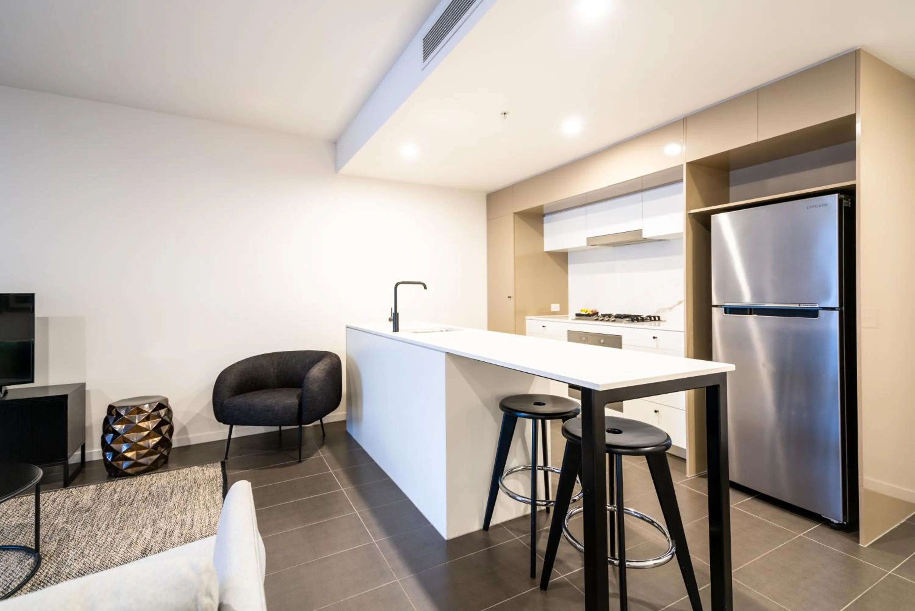 Kitchen or kitchenette in Opera Apartments South Brisbane