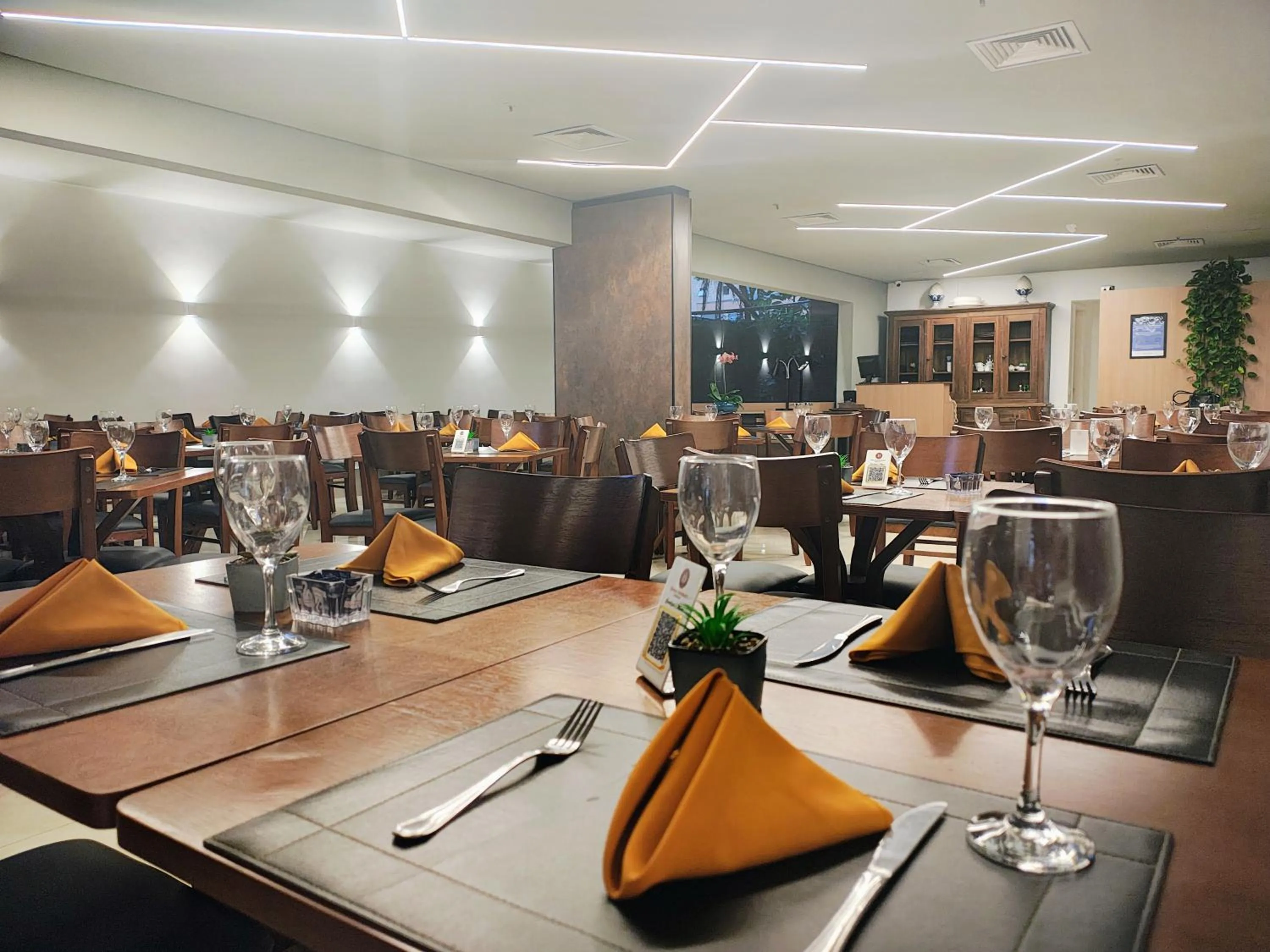 Restaurant/places to eat in Transamerica Executive Chácara Santo Antônio