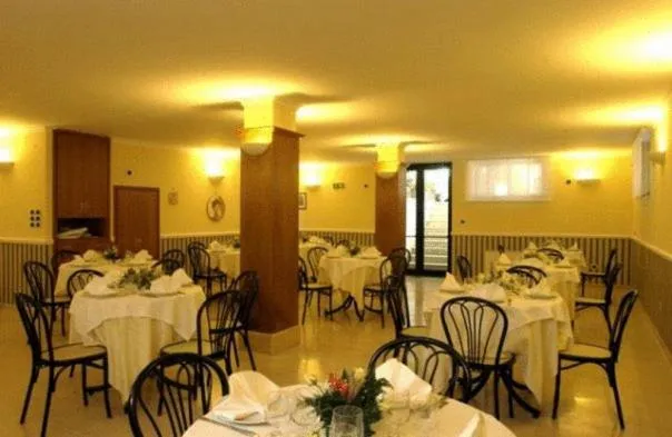 Breakfast, Restaurant/Places to Eat in Hotel B&B Marina