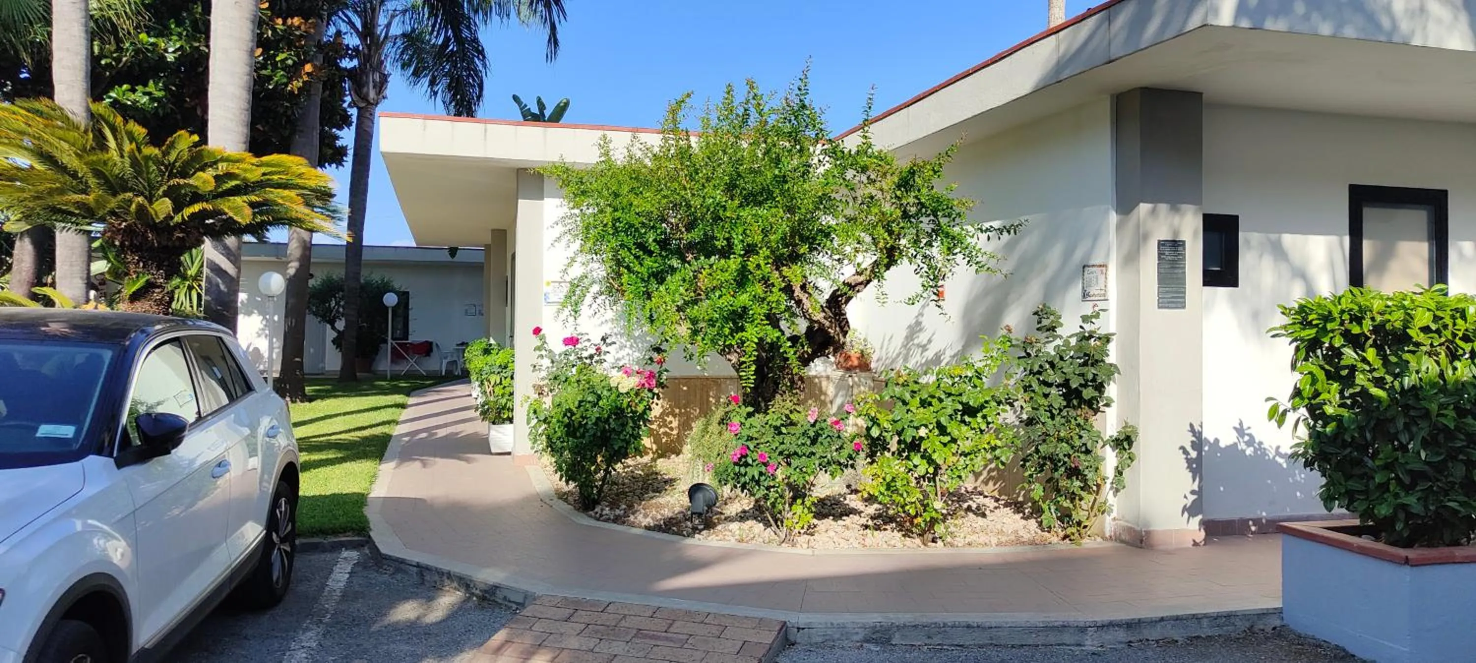 Property Building in Hotel B&B Marina