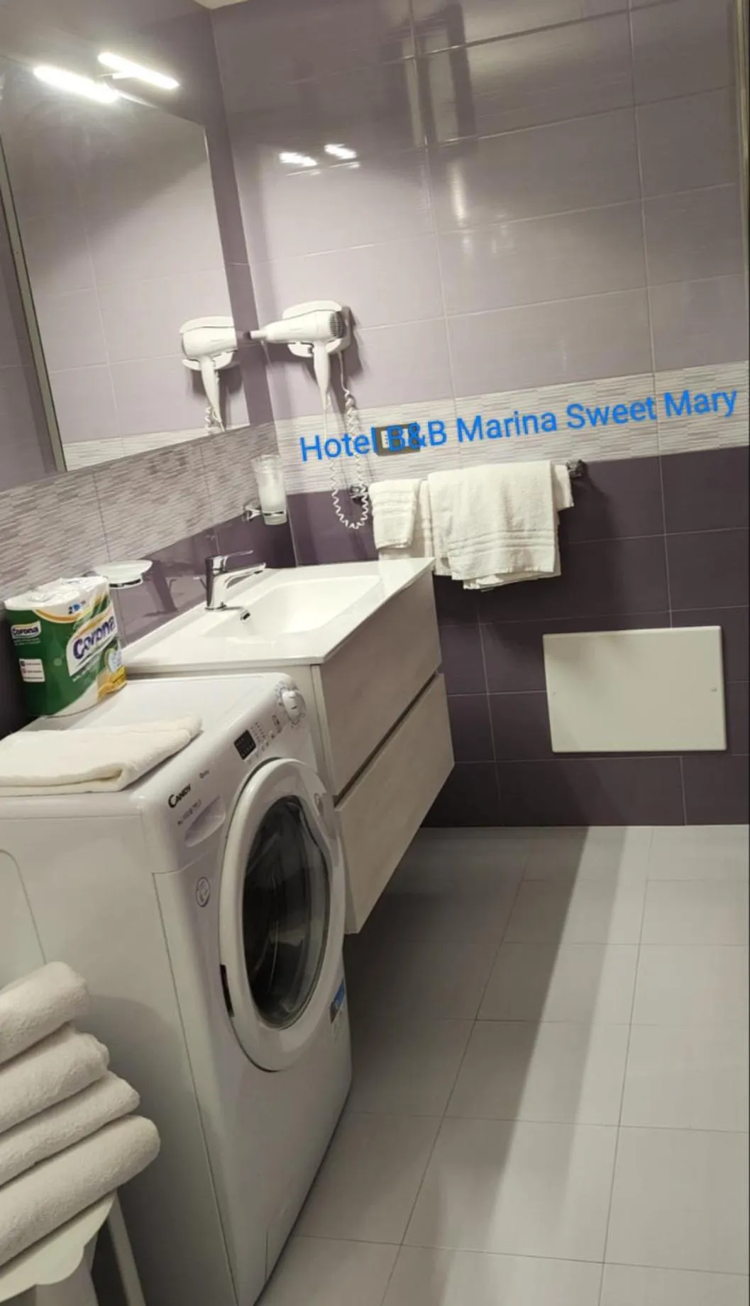 Bathroom in Hotel B&B Marina