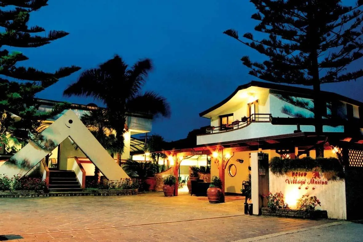 Property Building in Hotel B&B Marina