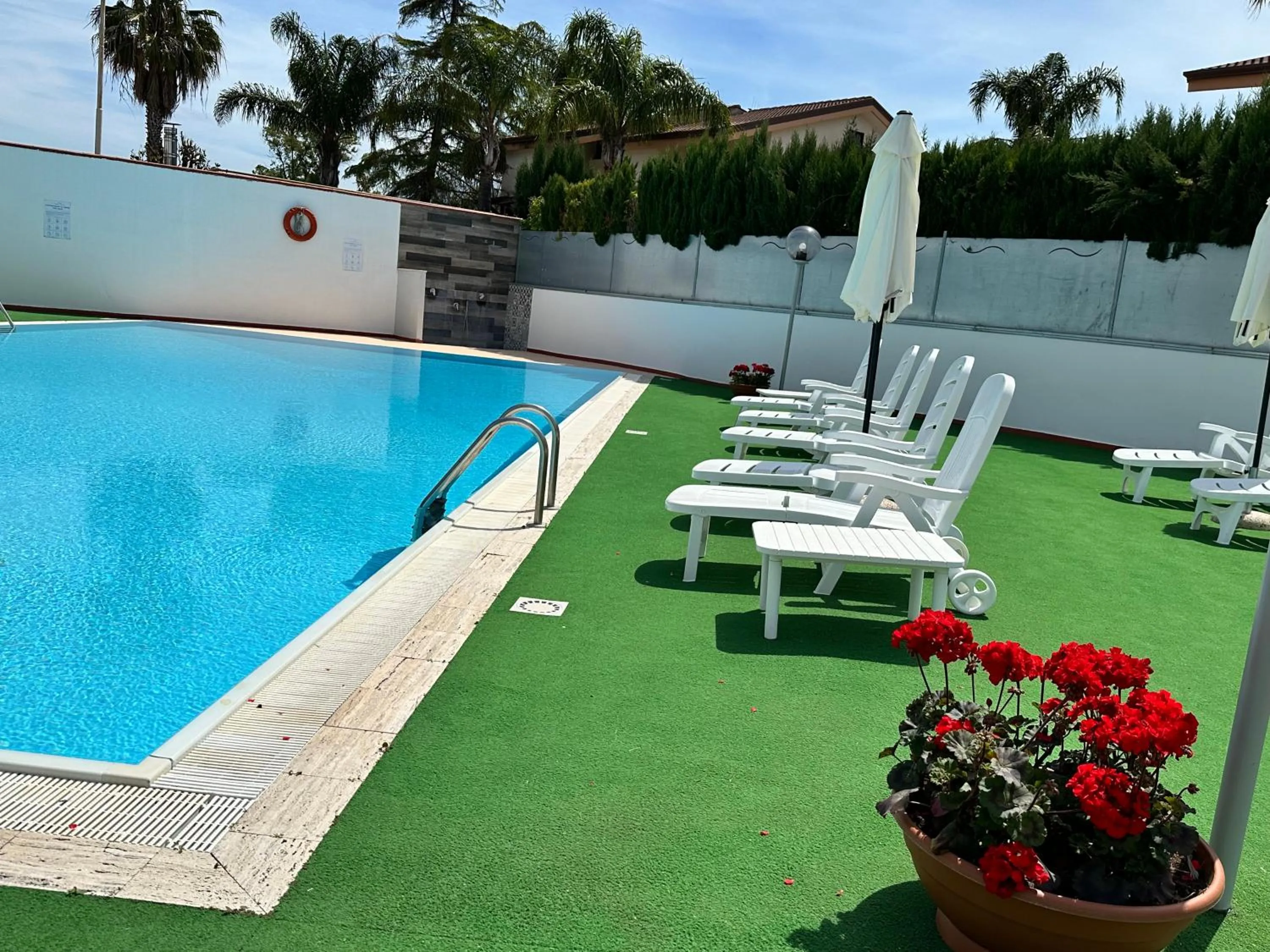 Swimming Pool in Hotel B&B Marina