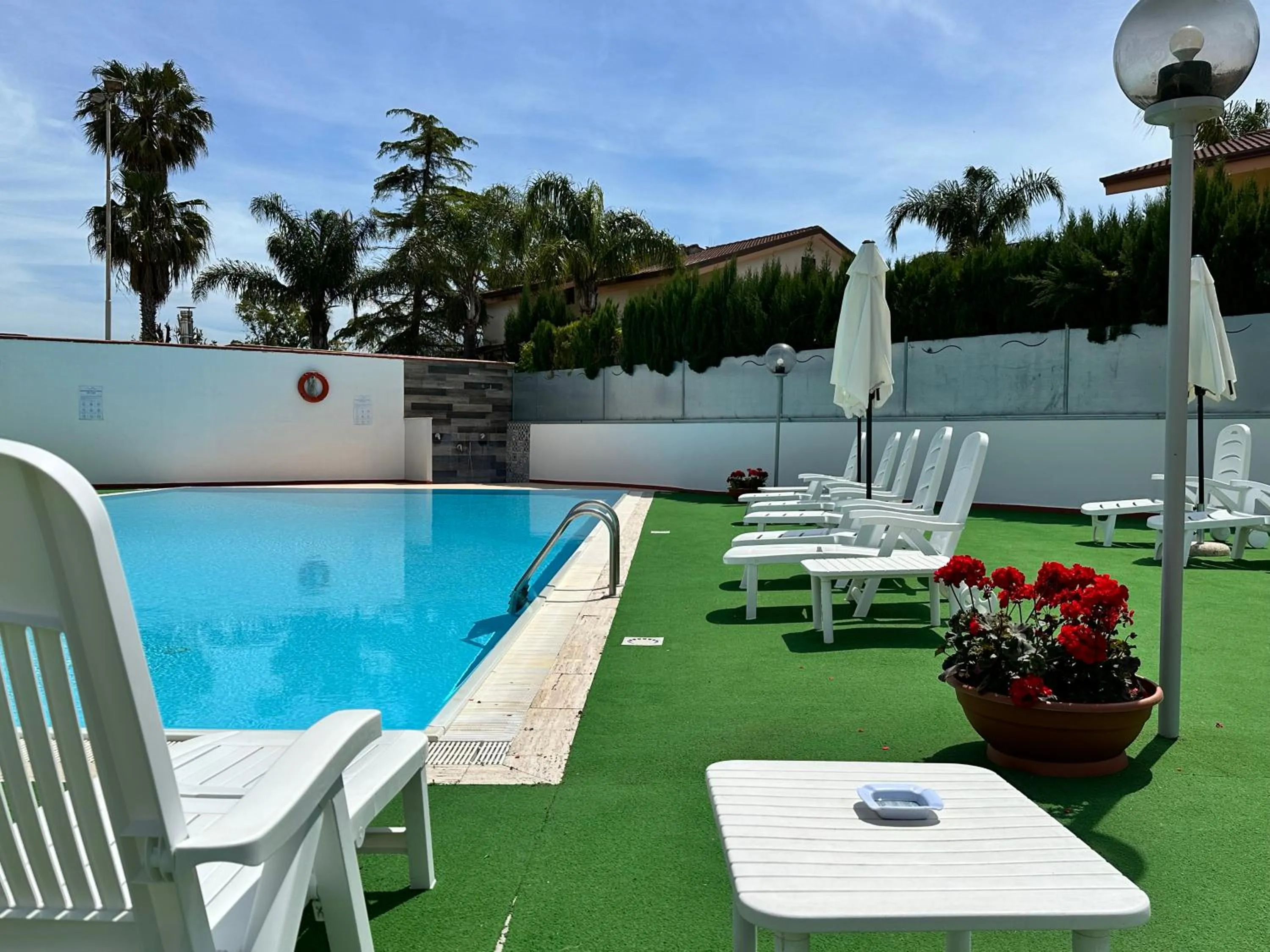 Swimming Pool in Hotel B&B Marina