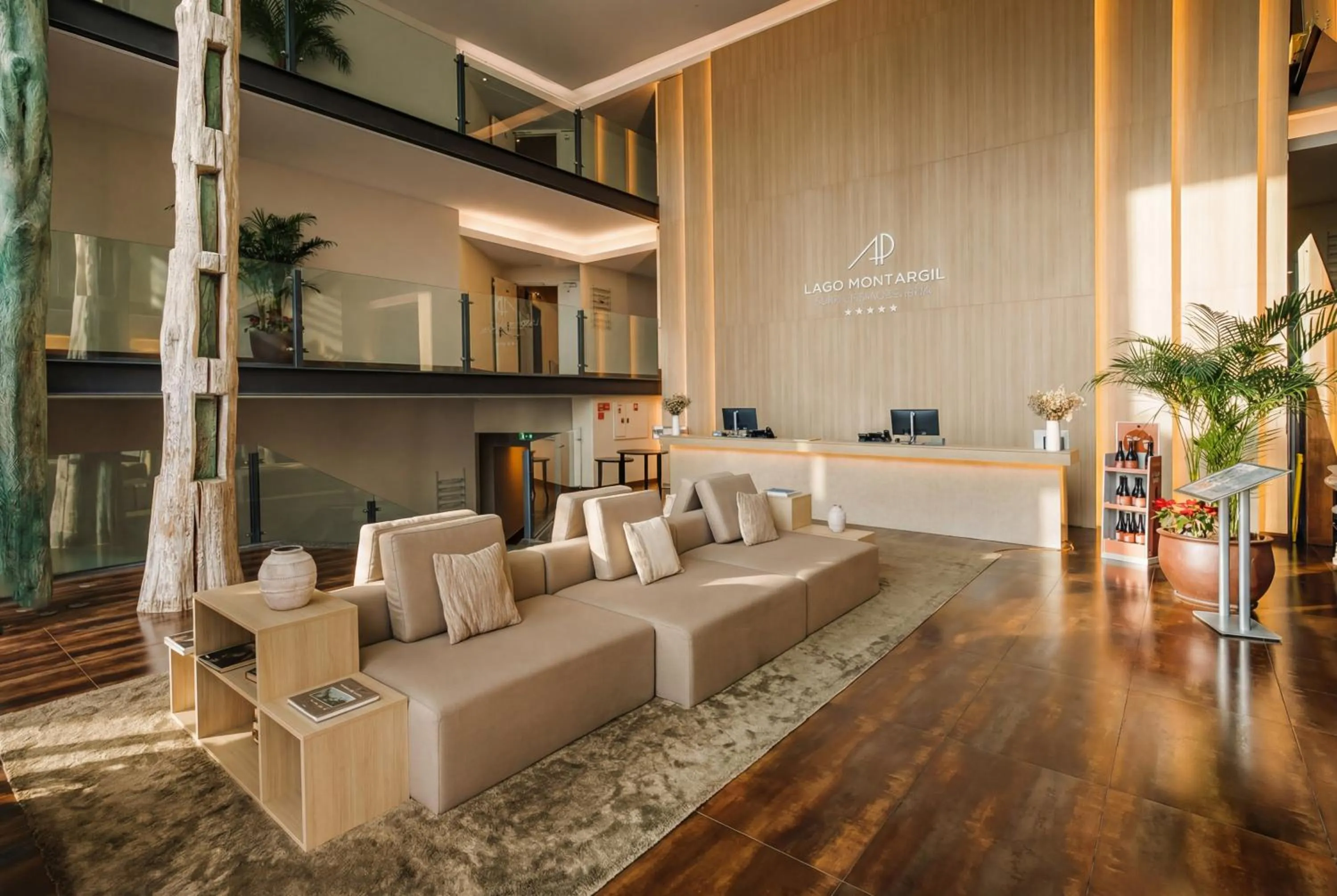 Lobby or reception in AP Lago Montargil - Conference & SPA