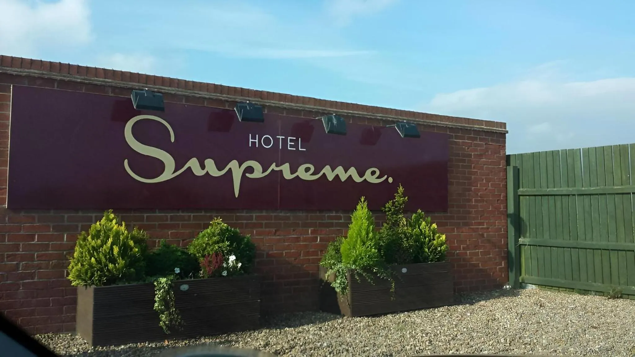 Property building in Supreme Inn Boston