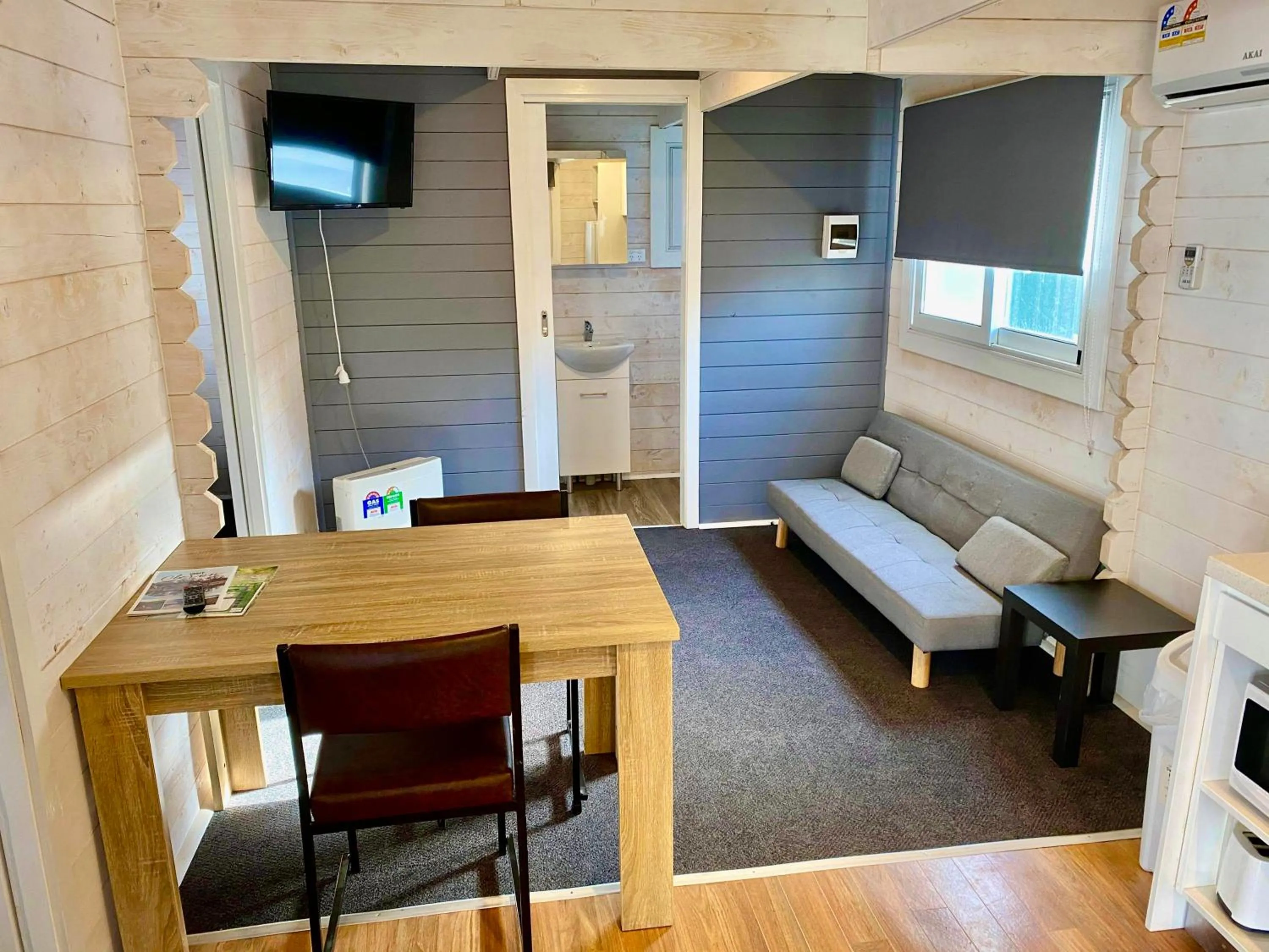 Lounge or bar in Jenolan Holiday Park Oberon