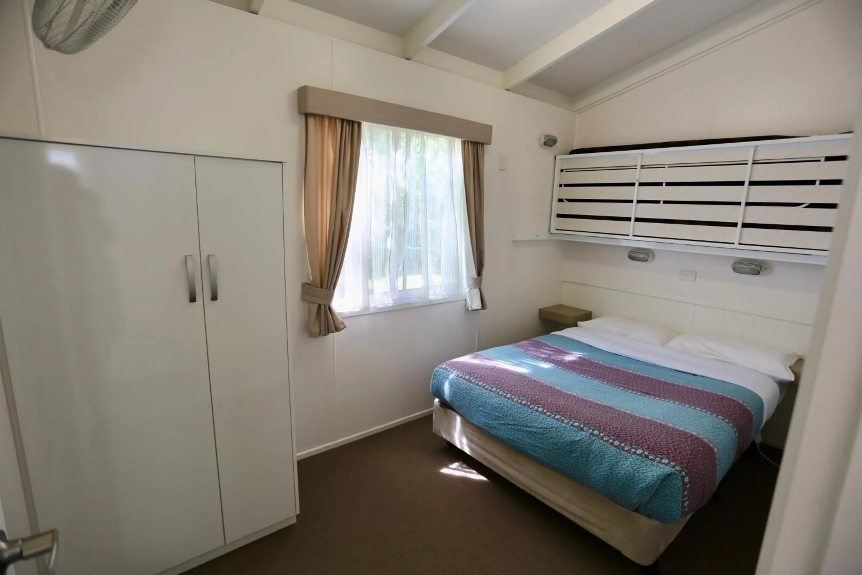 Bedroom, Bed in Jenolan Holiday Park Oberon