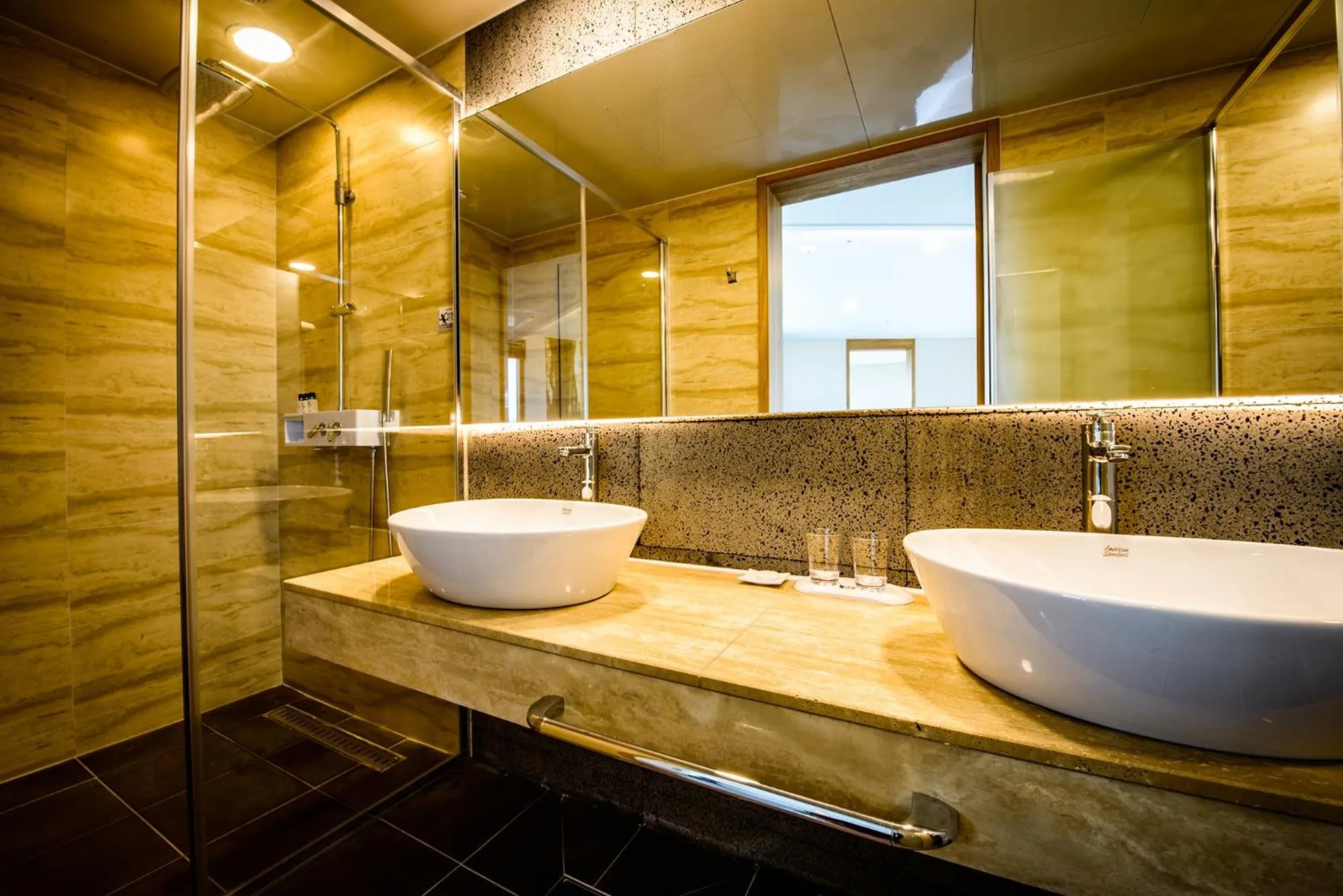 Shower in Utop Ubless Hotel Jeju