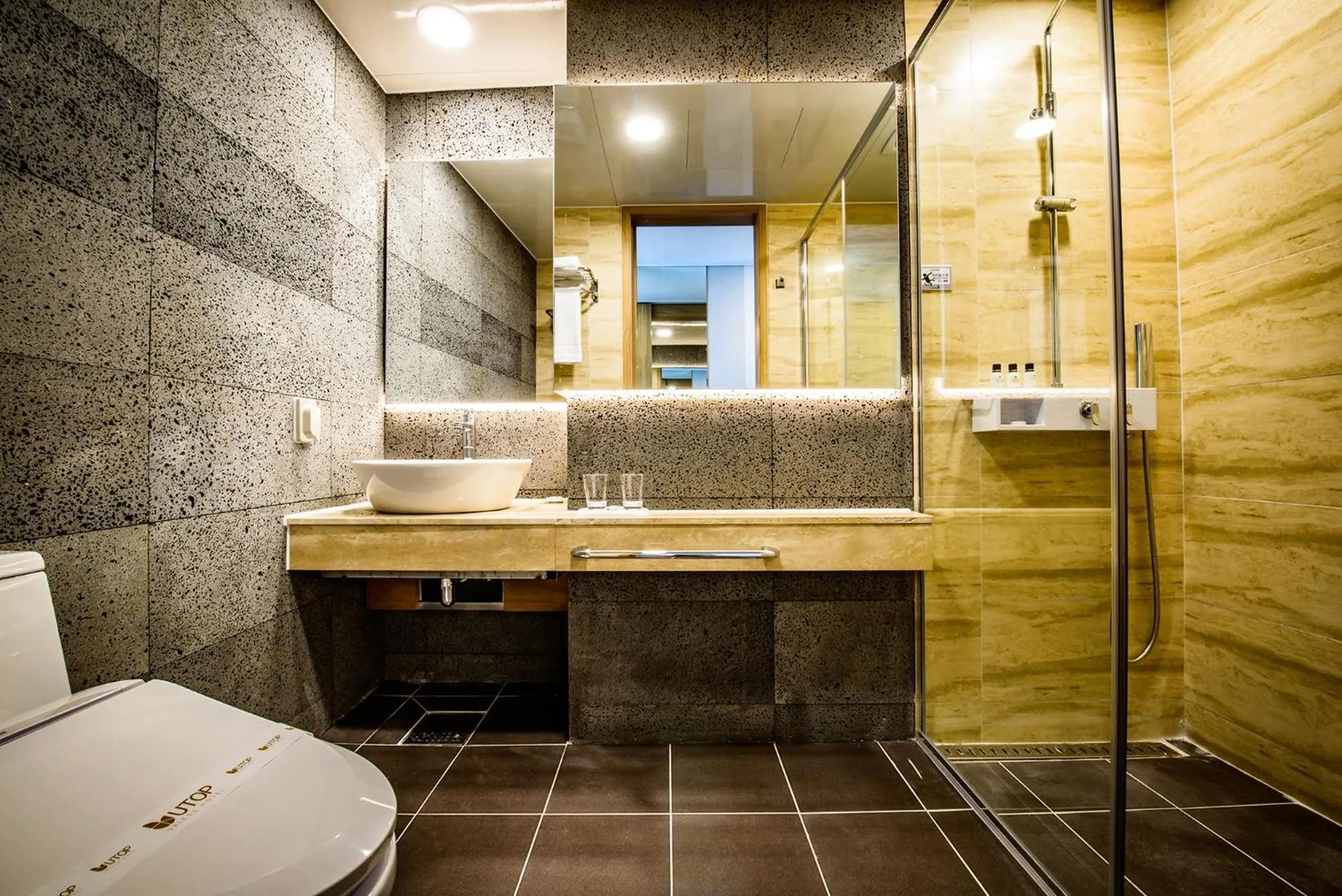 Shower in Utop Ubless Hotel Jeju