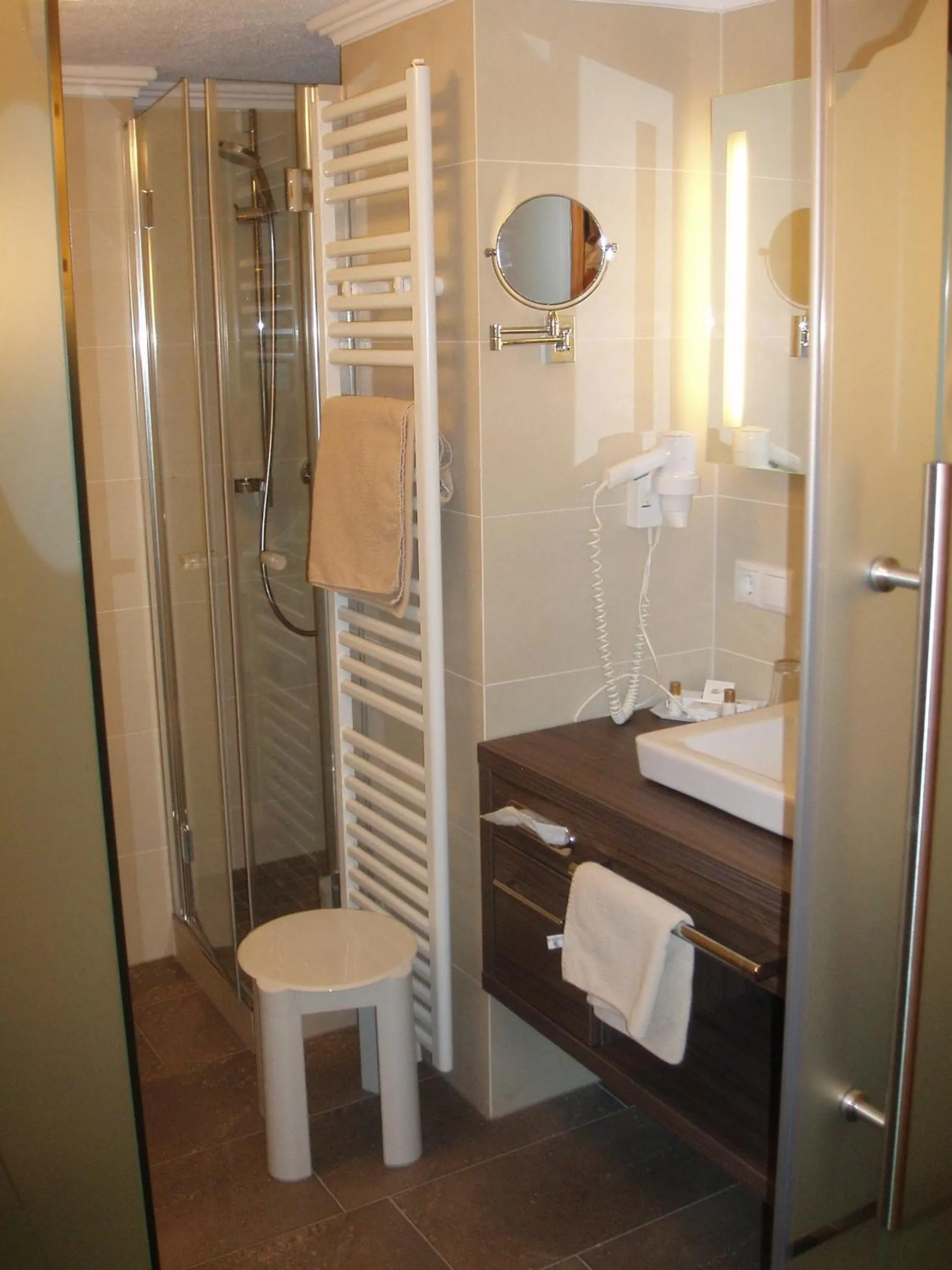 Bathroom in Hotel Gundolf