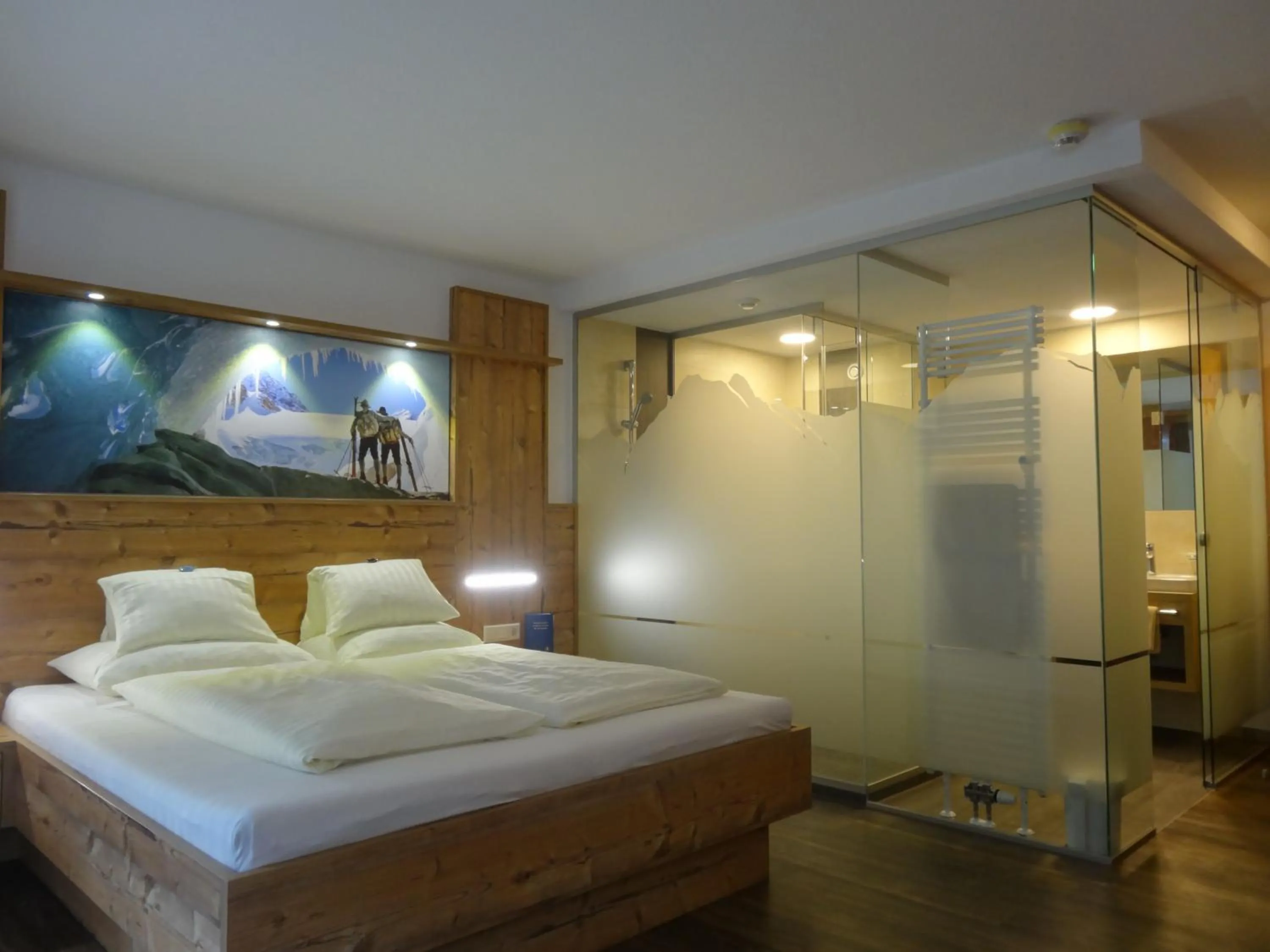 Bedroom, Bed in Hotel Gundolf