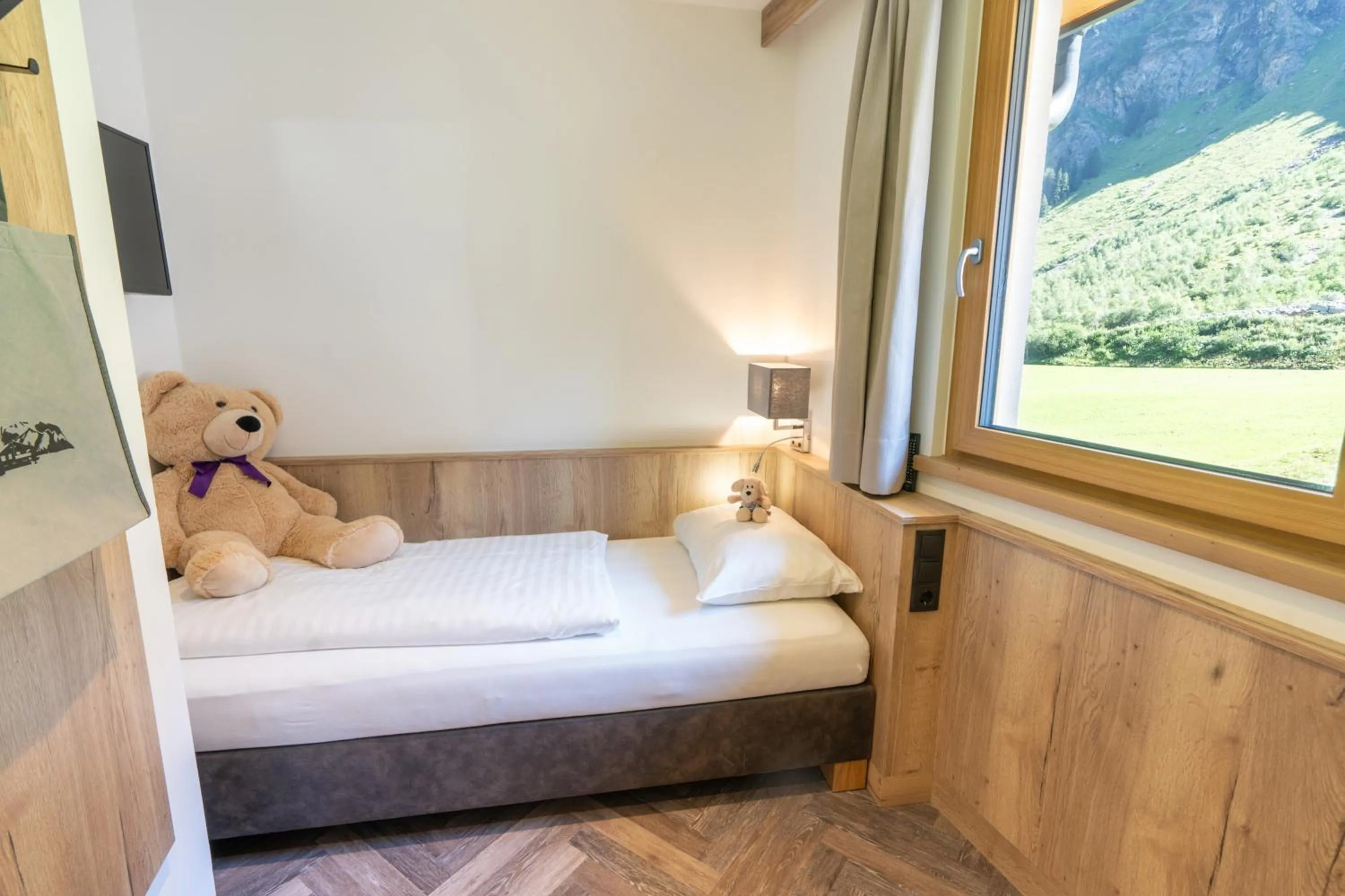 Bedroom, Bed in Hotel Gundolf