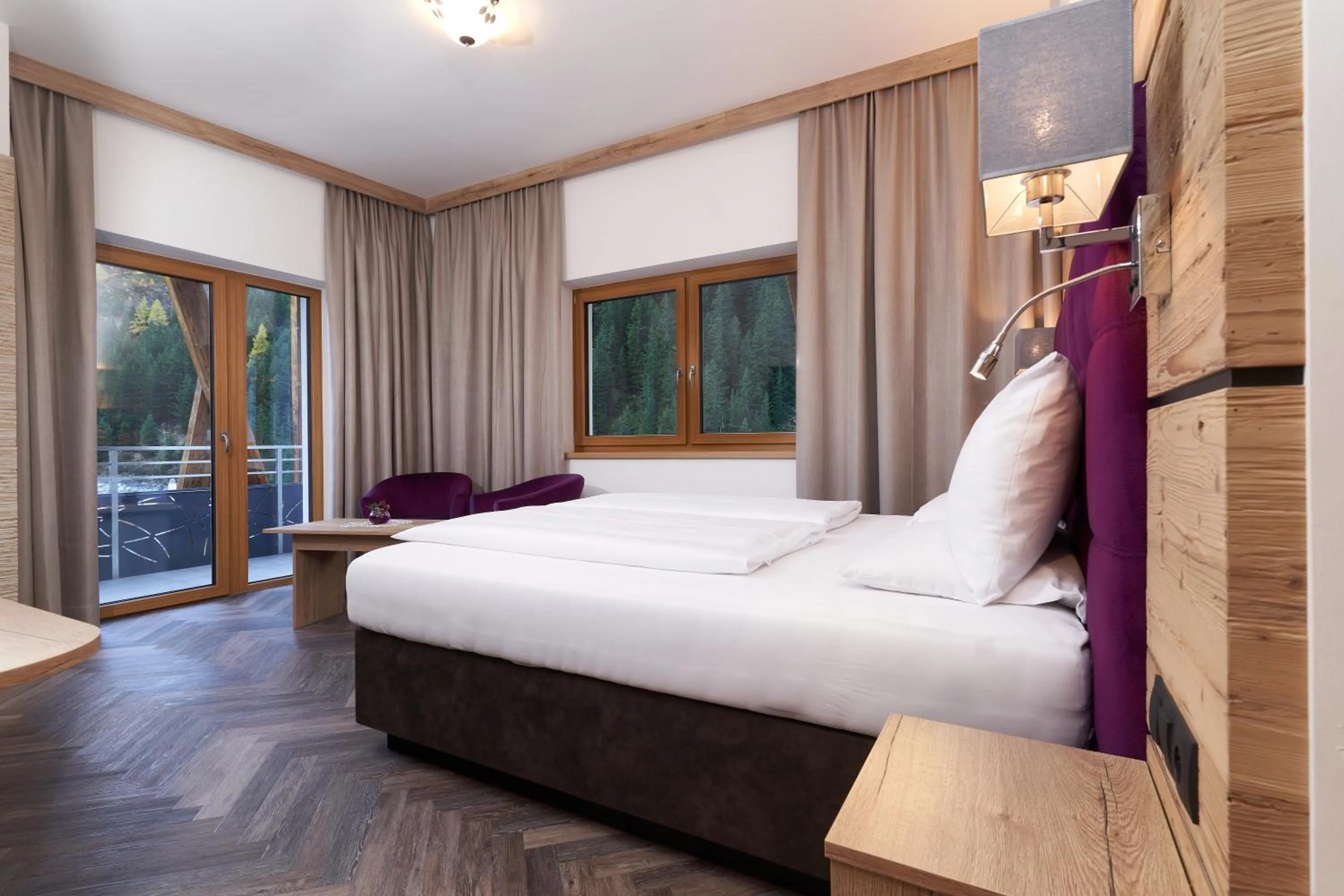 Photo of the whole room, Bed in Hotel Gundolf