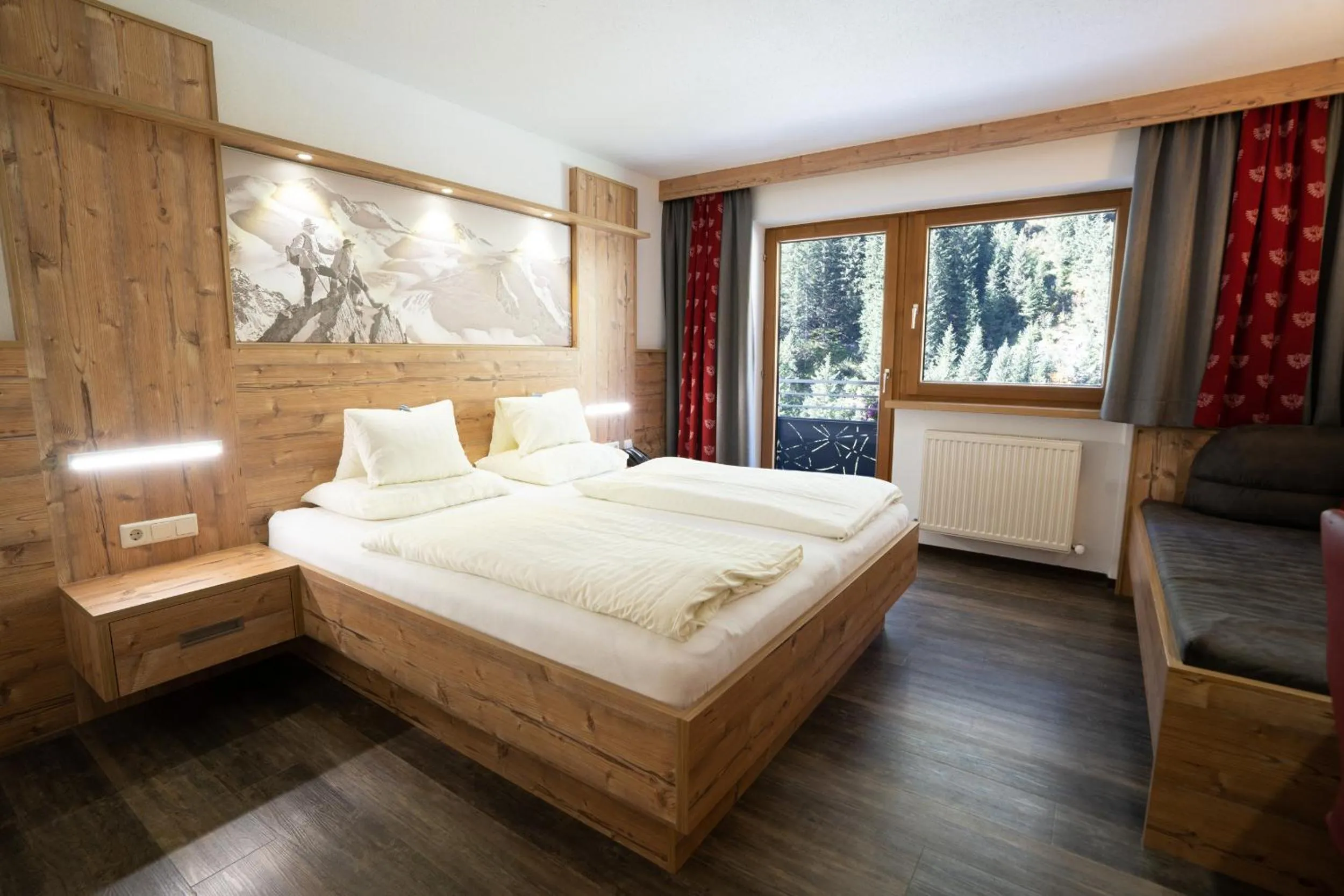 Bed in Hotel Gundolf