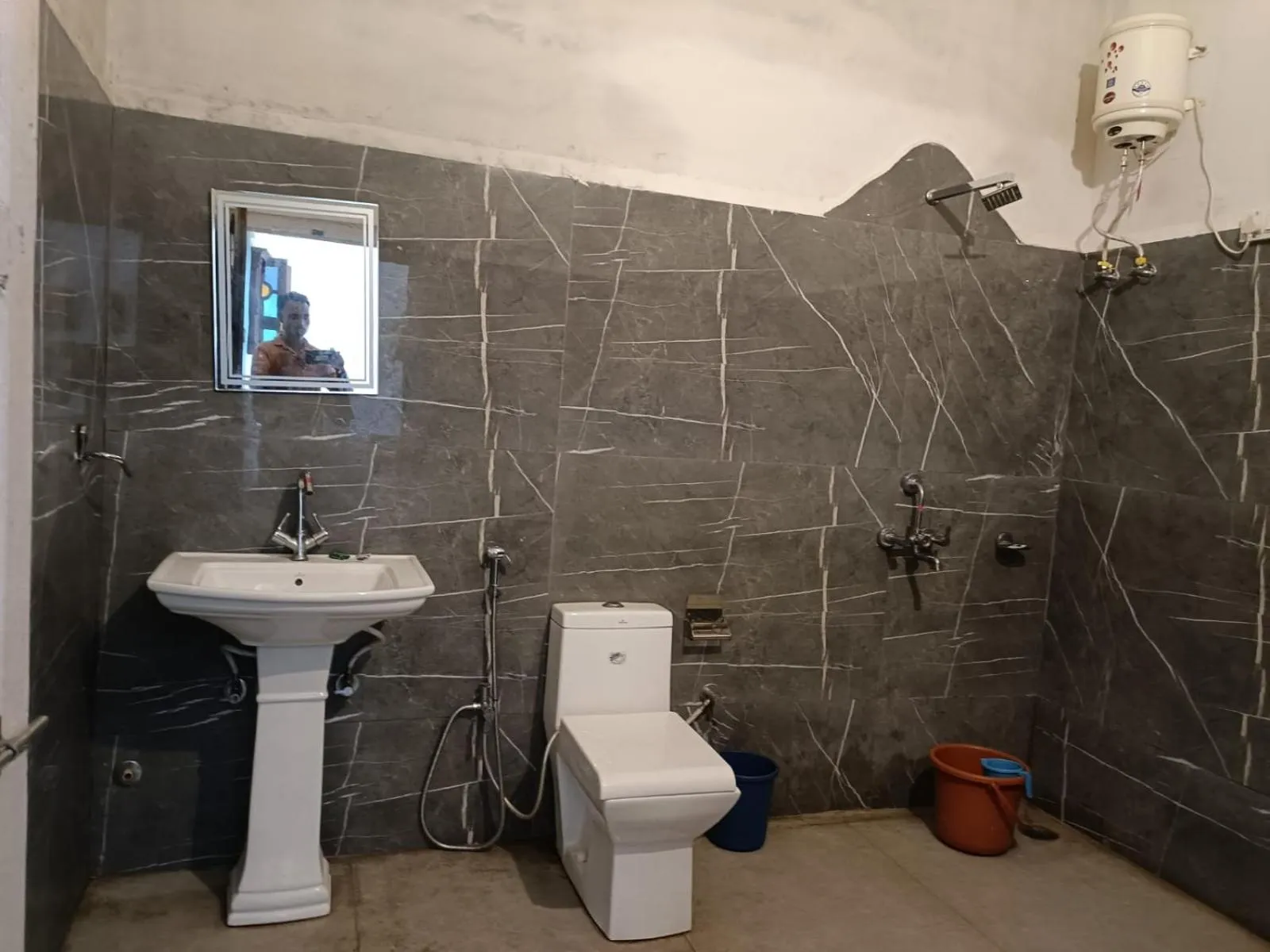 Shower in Heritage Gouri Haveli