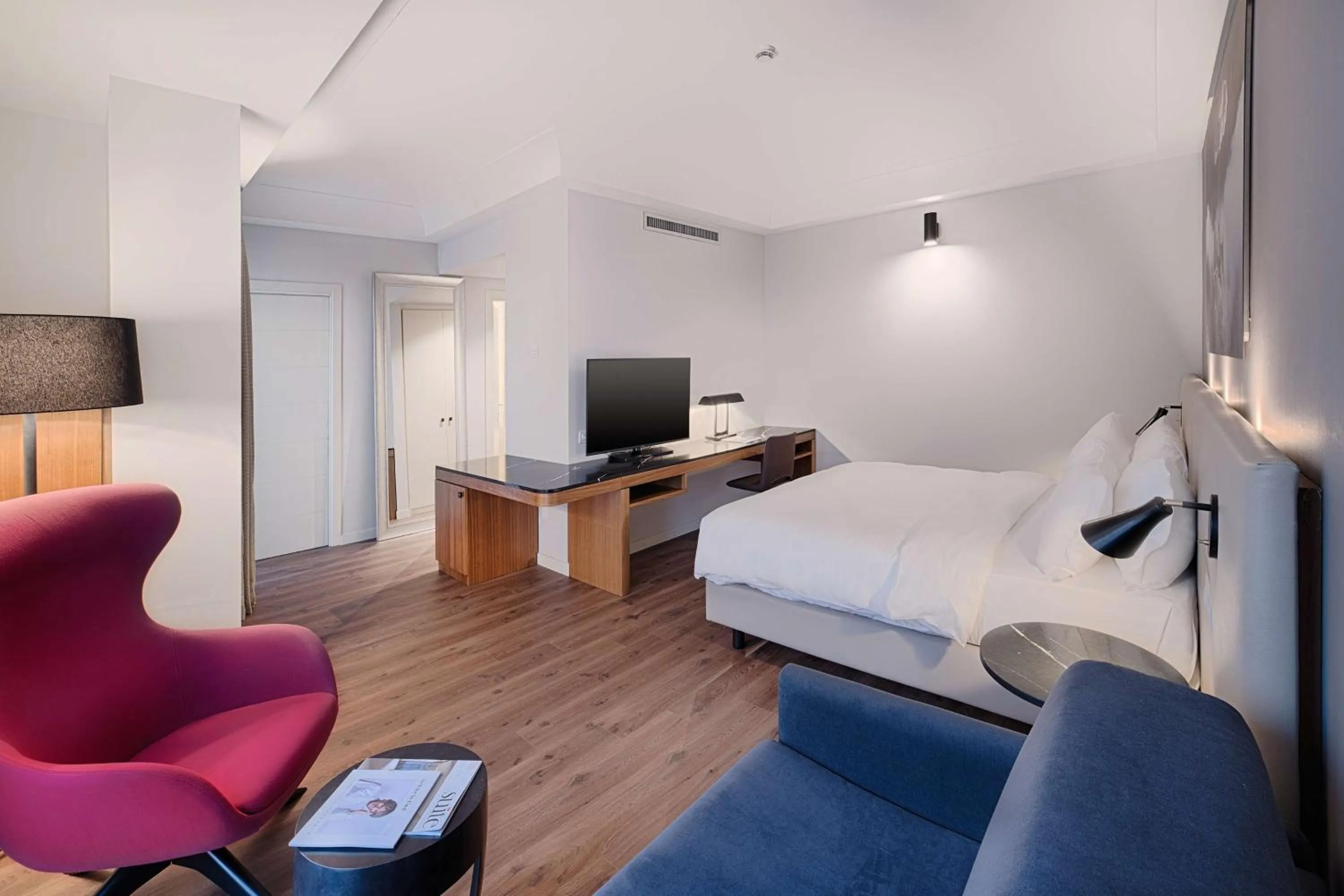 Photo of the whole room, Bed in Radisson Blu Hotel Milan