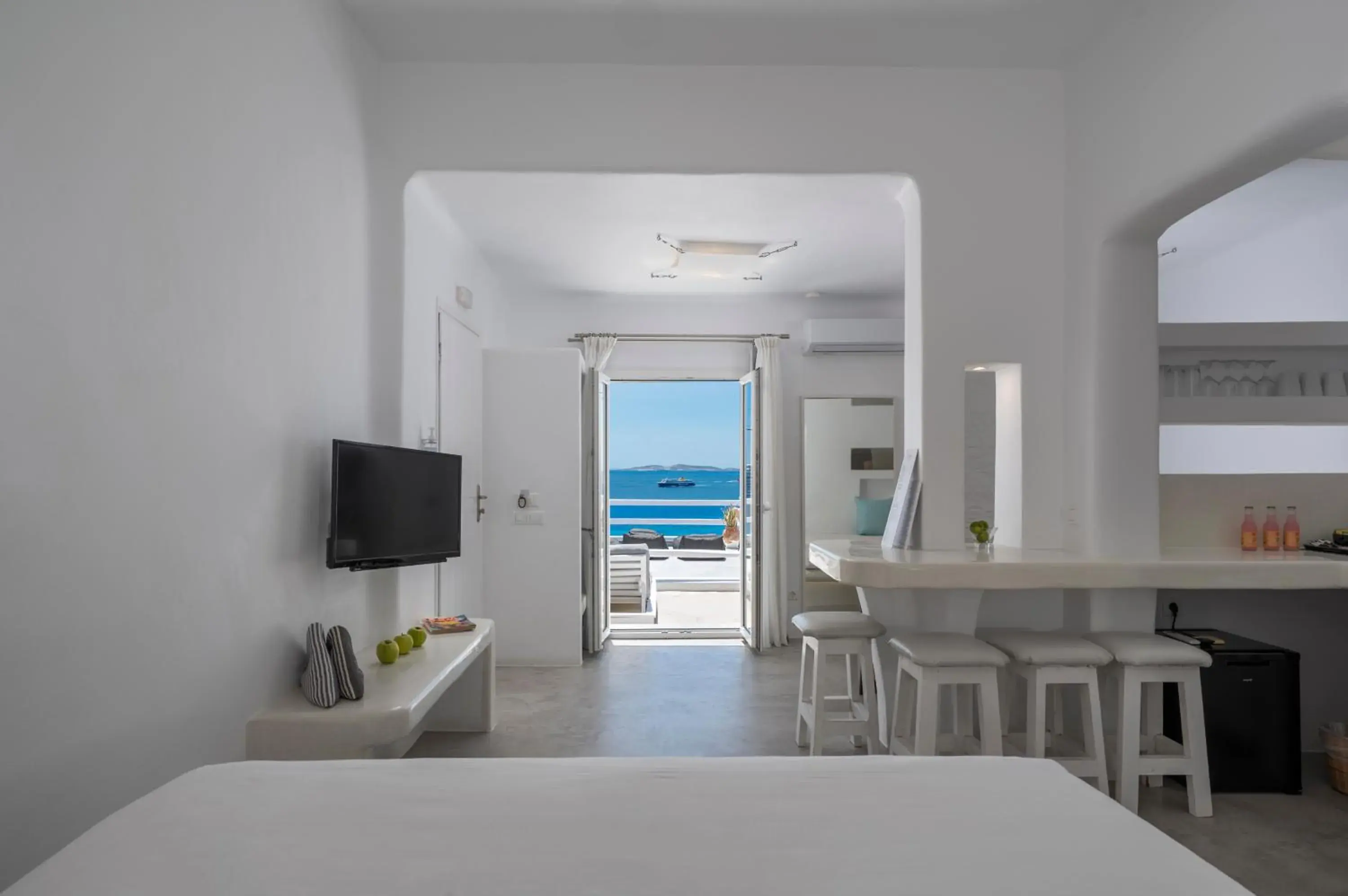 Superior Suite Sea View in Flaskos Luxury Suites Superior Suite Sea View in Flaskos Luxury Suites