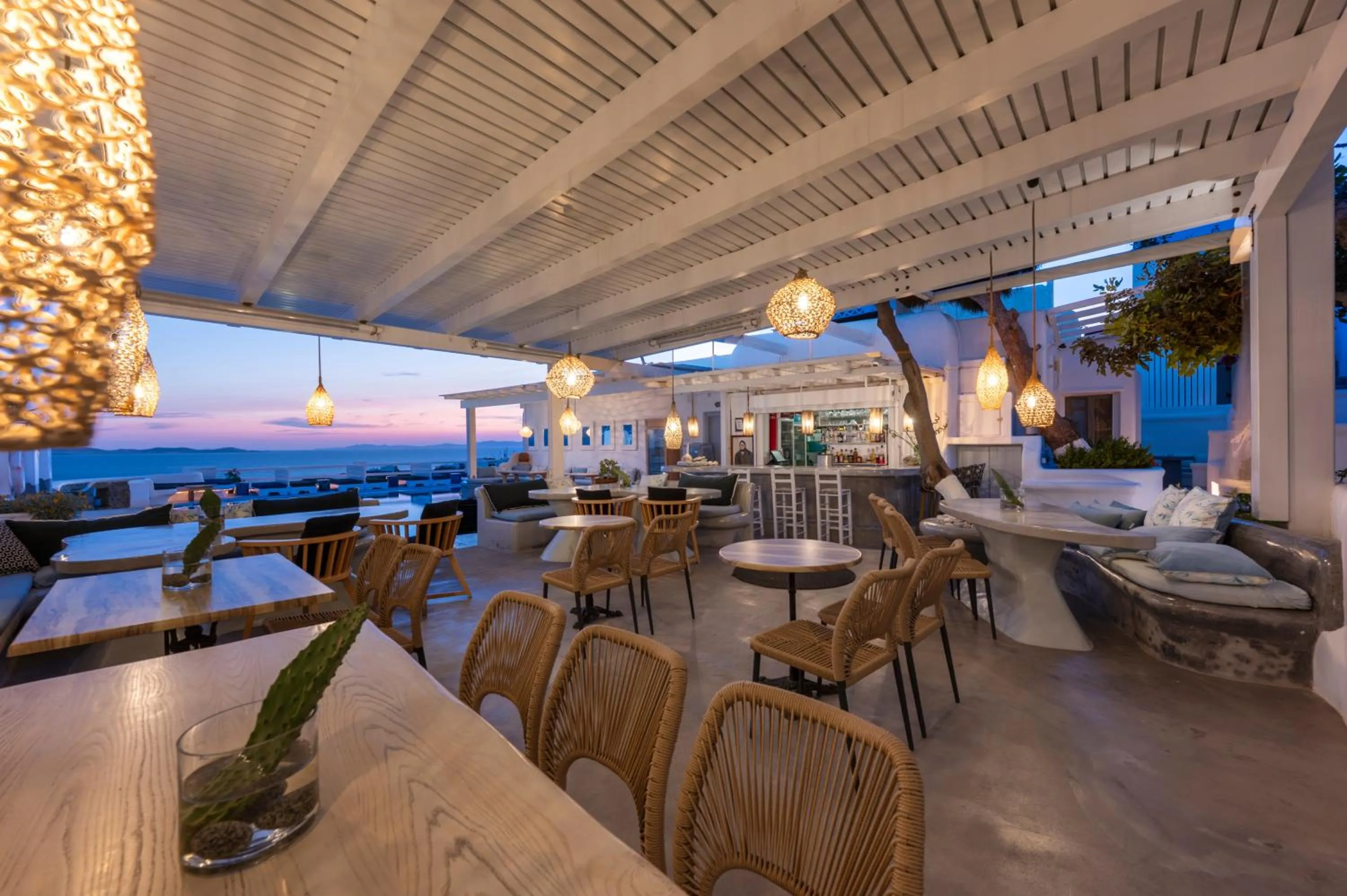 Flaskos Luxury Suites