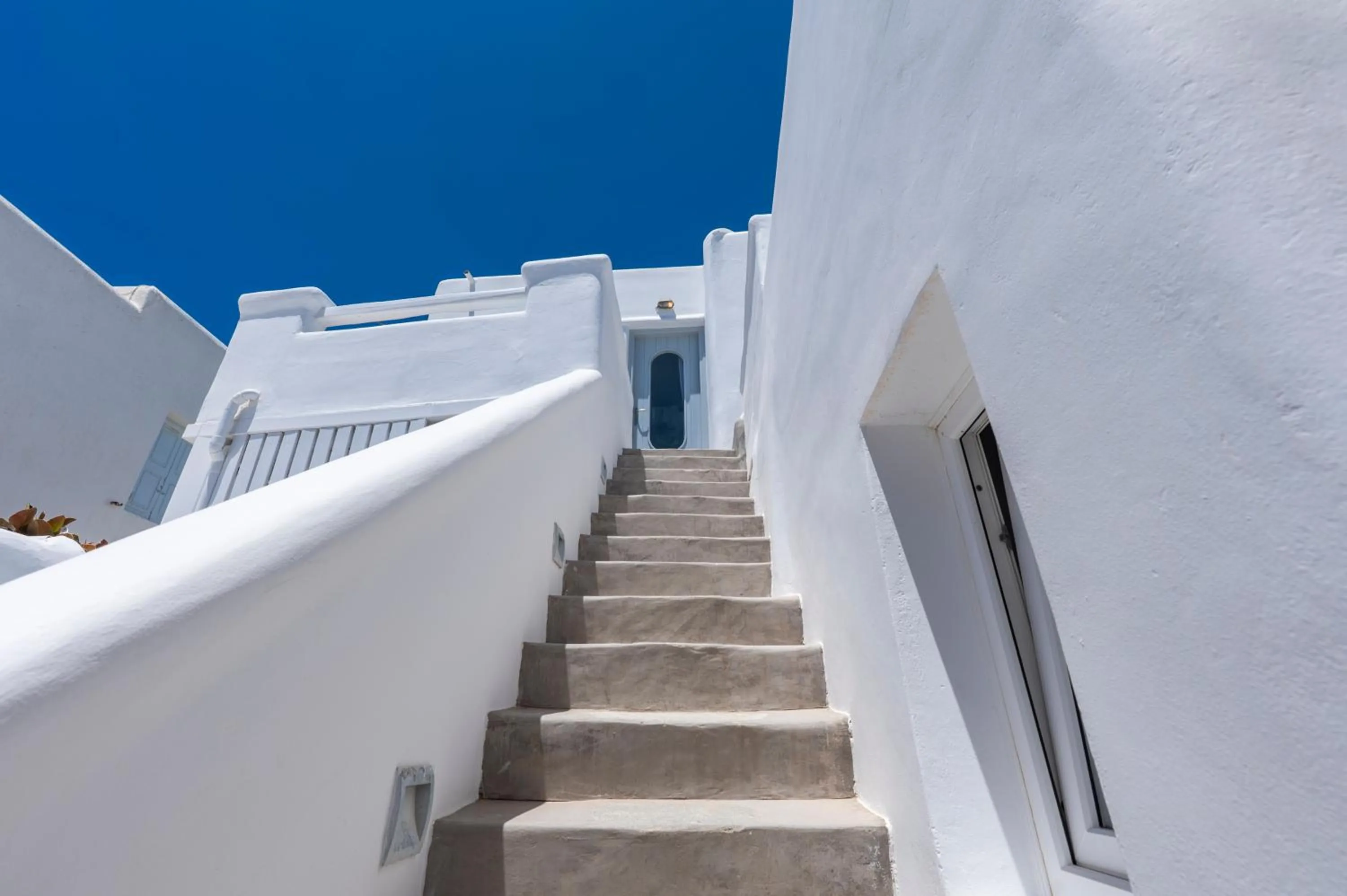 Flaskos Luxury Suites