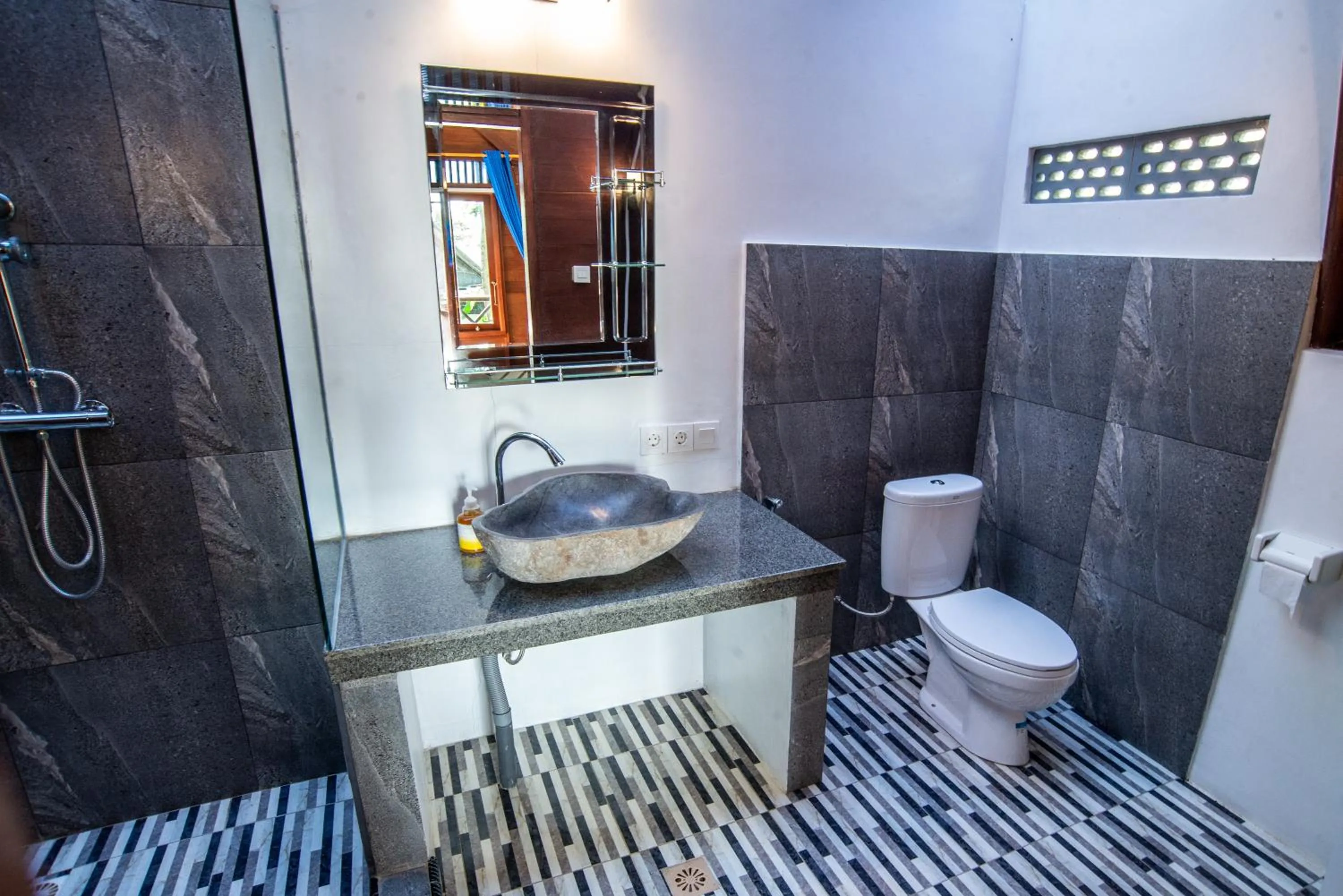 Toilet in The Papalagi Resort