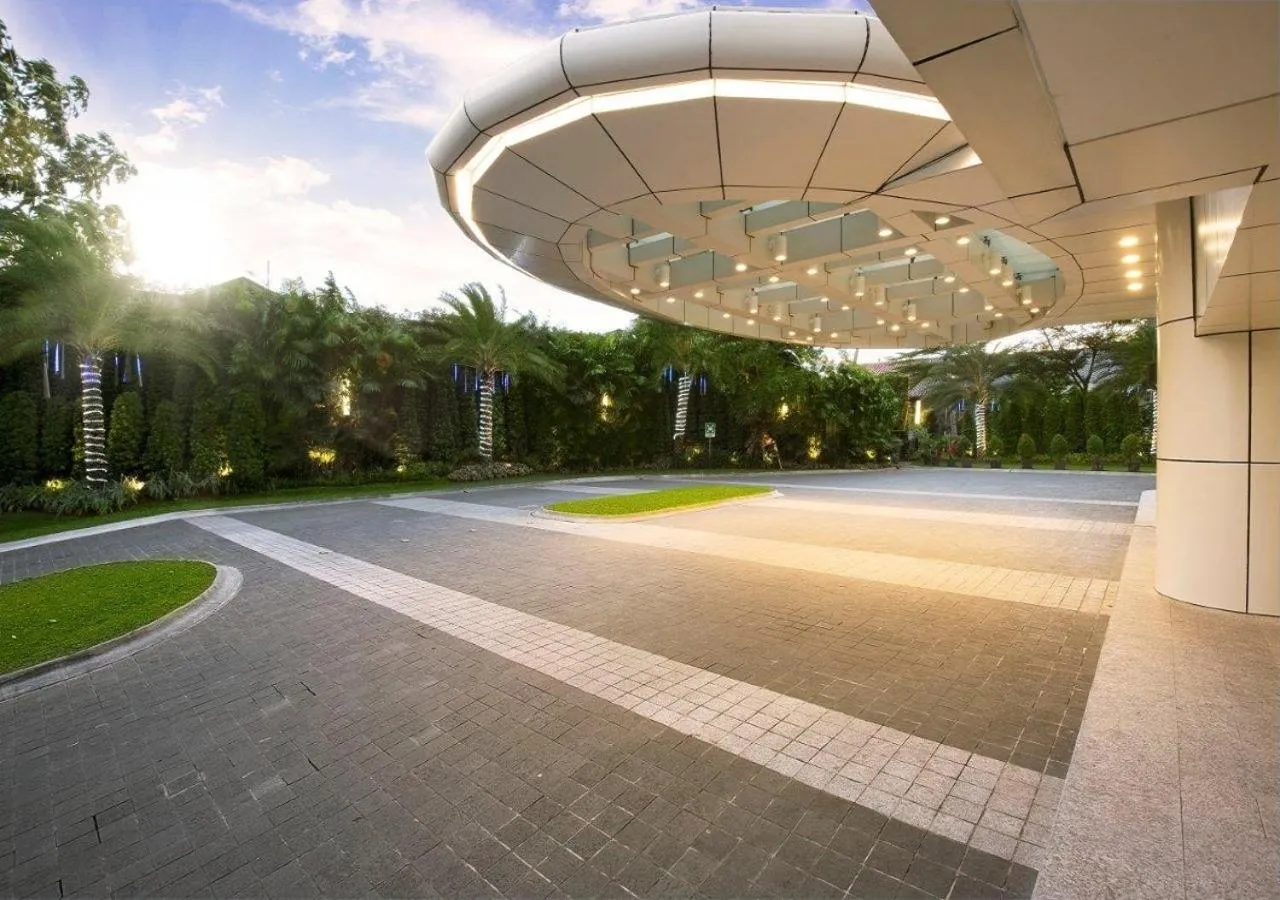 Facade/entrance in Oakwood Suites La Maison Jakarta