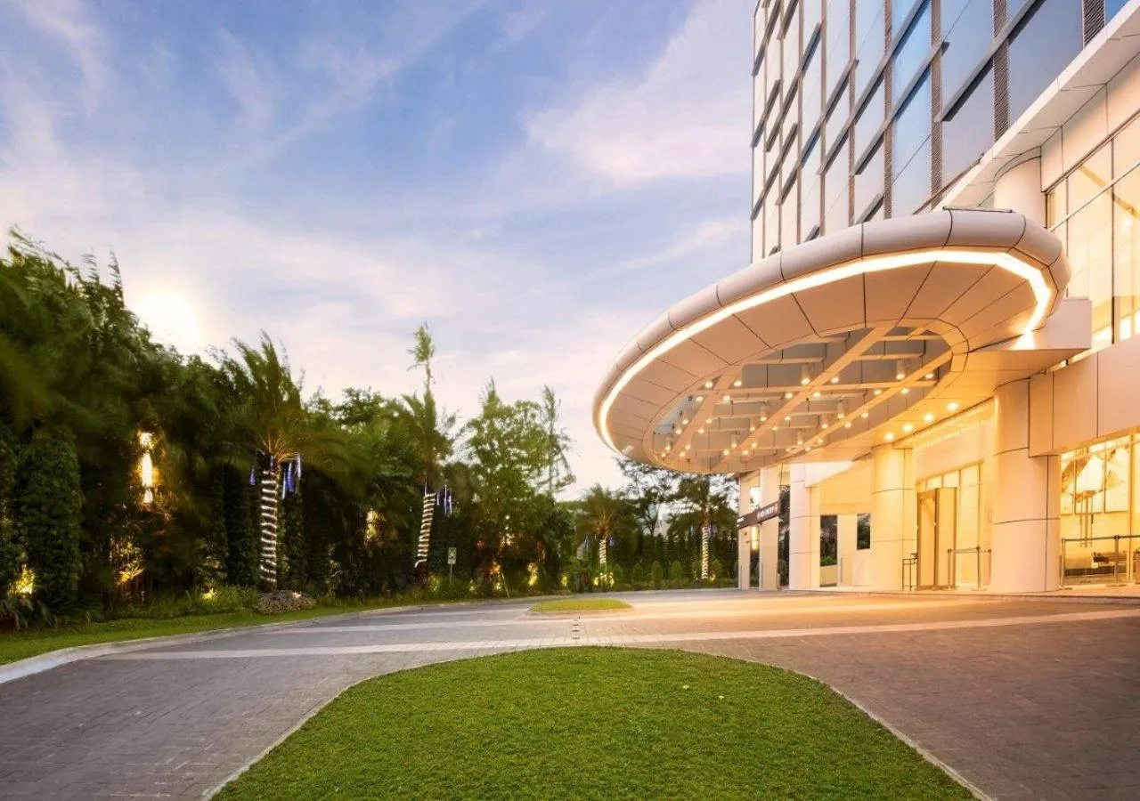 Facade/entrance in Oakwood Suites La Maison Jakarta