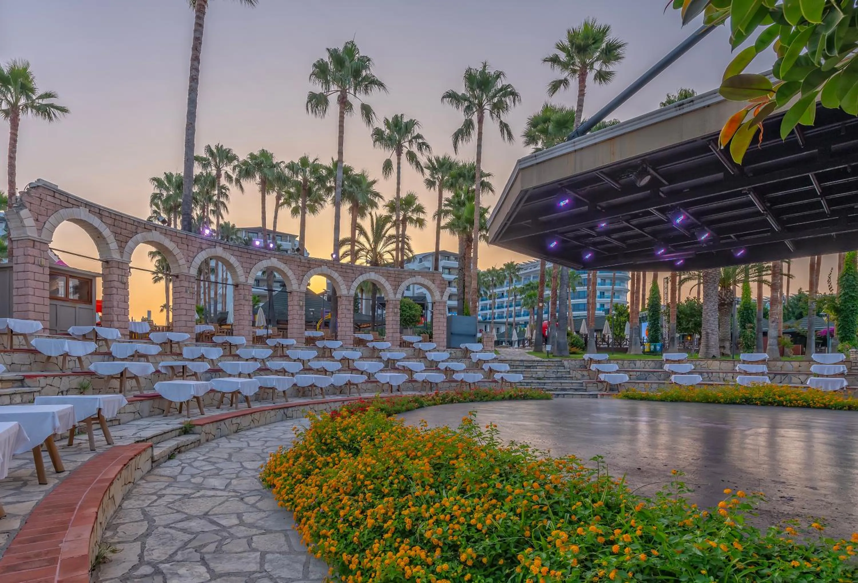 Day in Meryan Hotel - Ultra All Inclusive