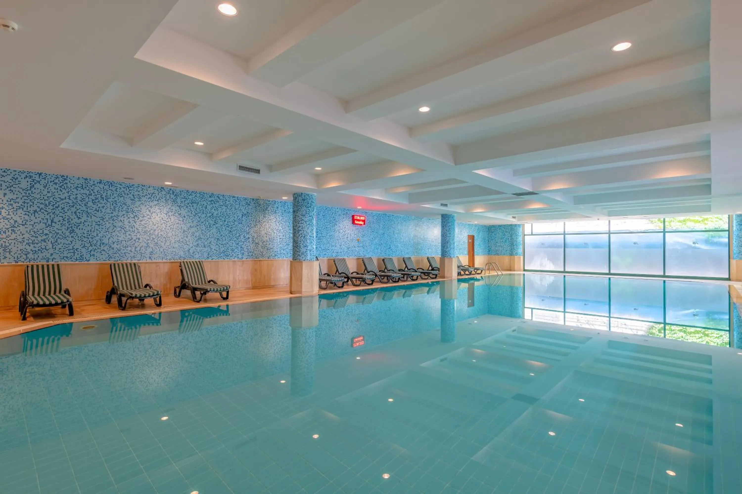 Swimming pool in Meryan Hotel - Ultra All Inclusive