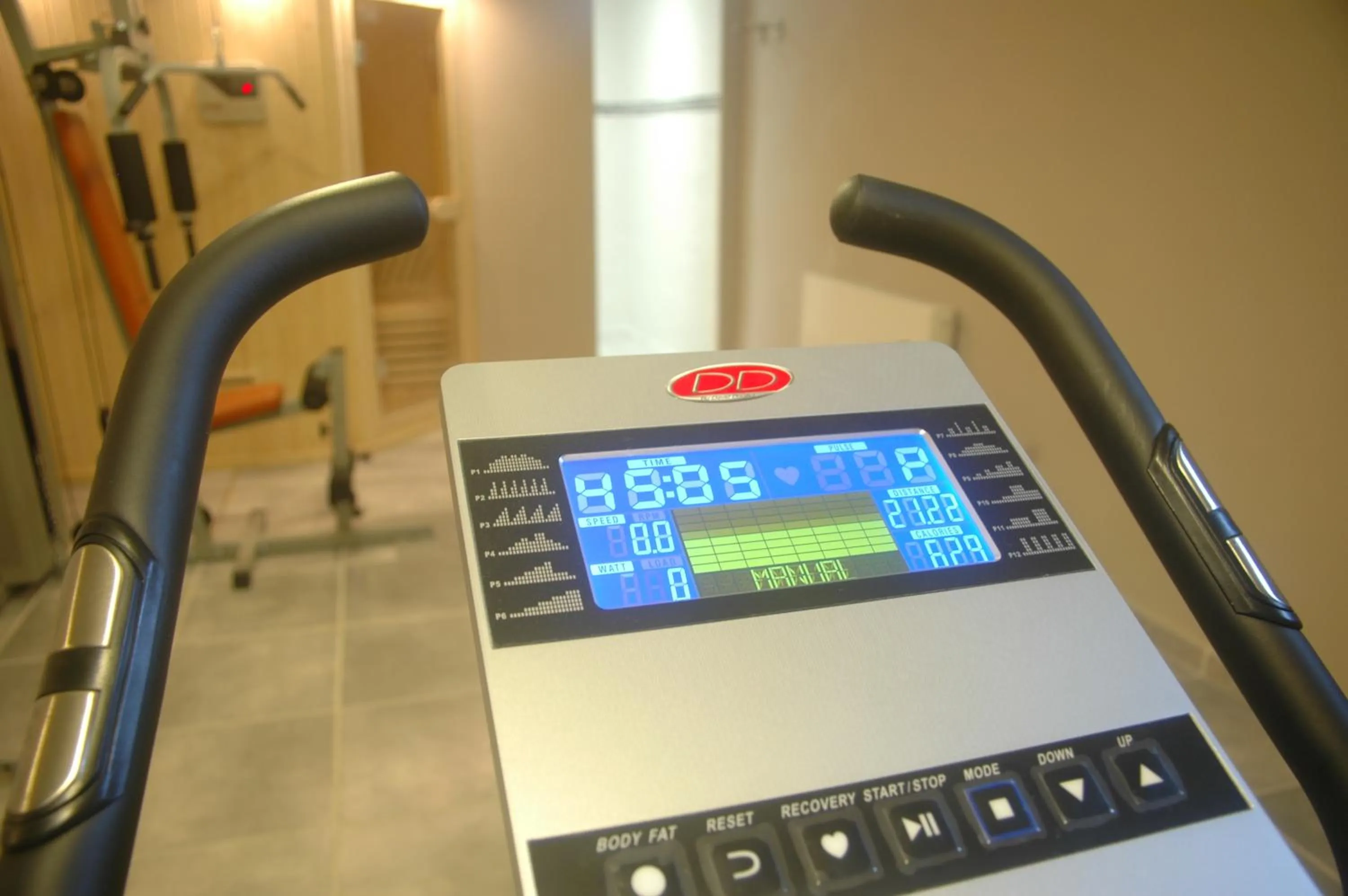 Fitness centre/facilities in Logis Hôtel Château De Palaja